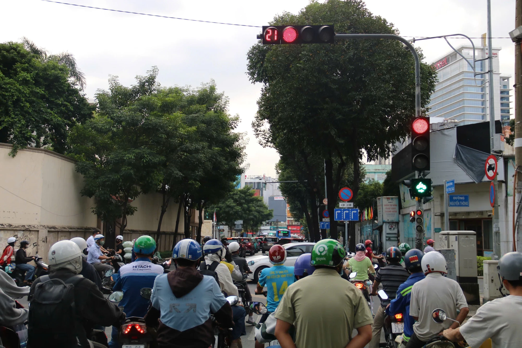 xe-may-re-phai-11.jpg