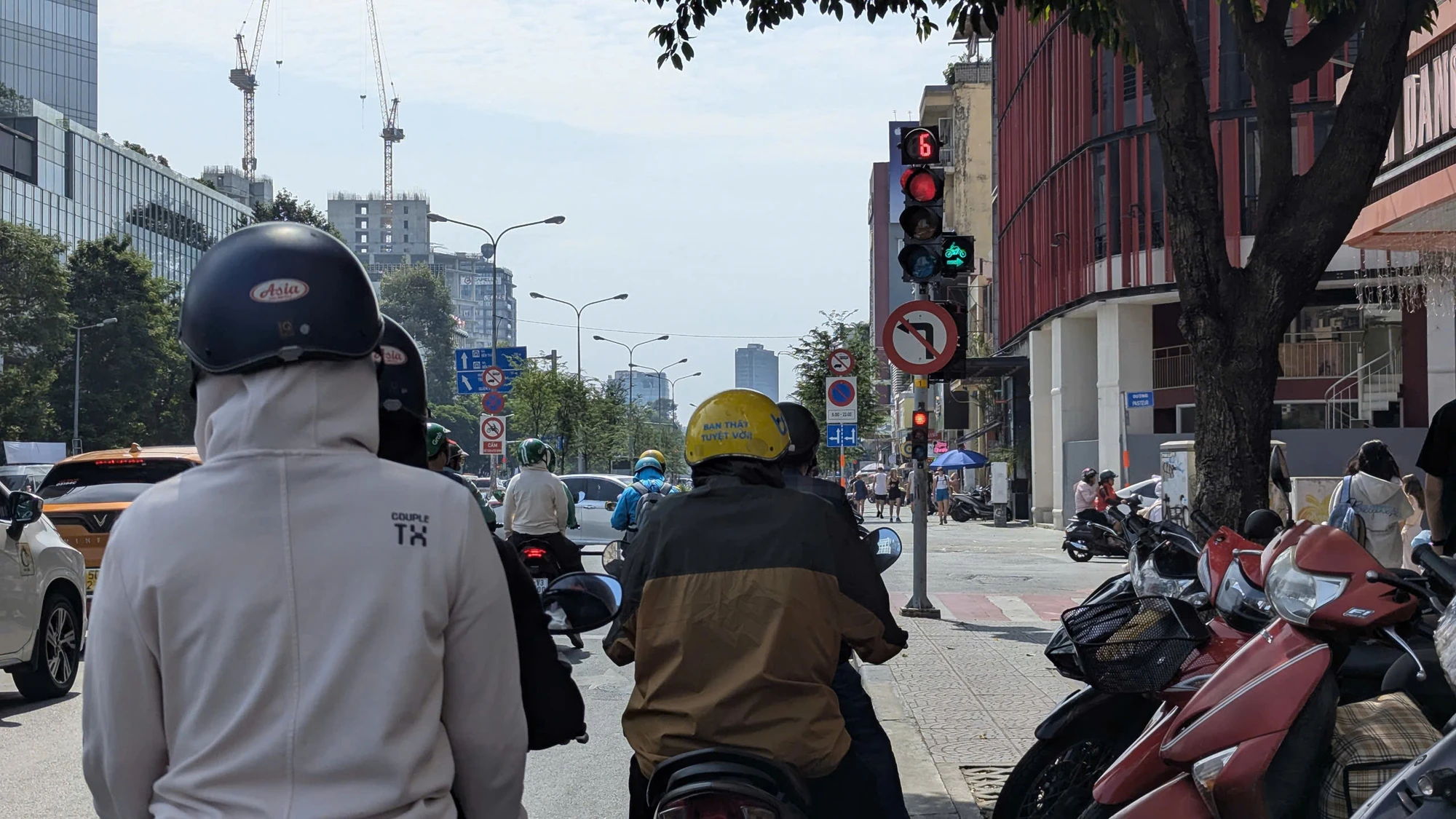xe-may-re-phai.jpg