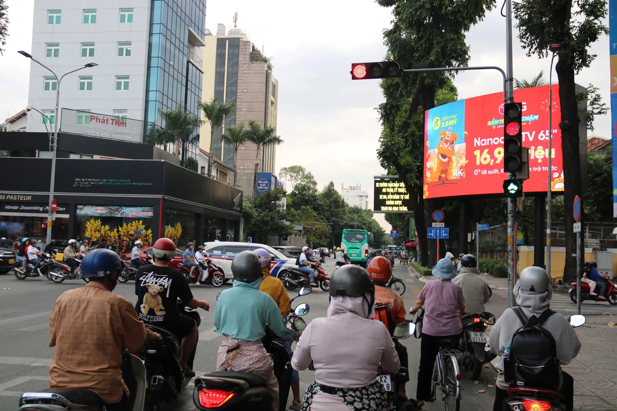 xe-may-re-phai-8.jpg