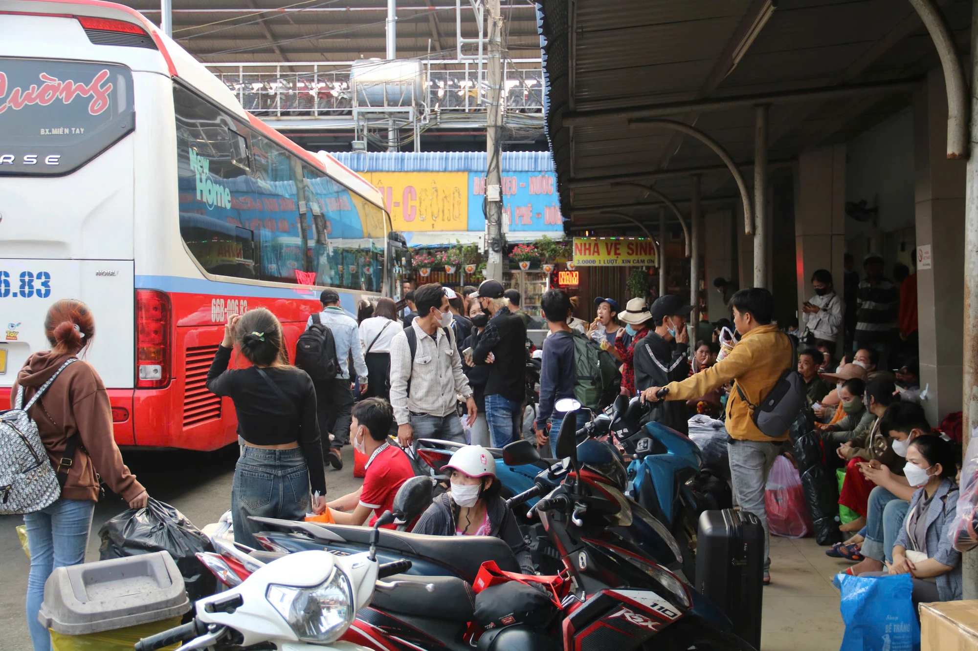 cua-ngo-phia-tay-258.jpg