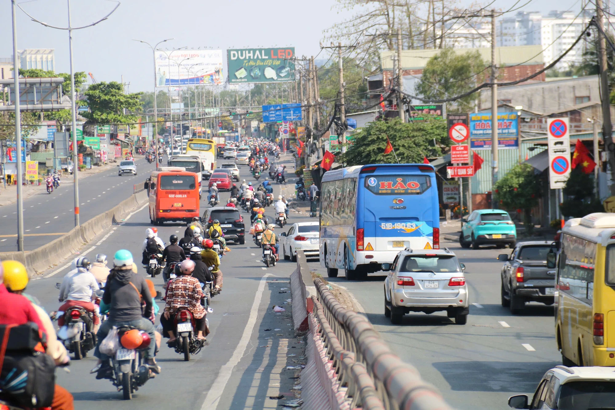 cua-ngo-phia-tay-280.jpg