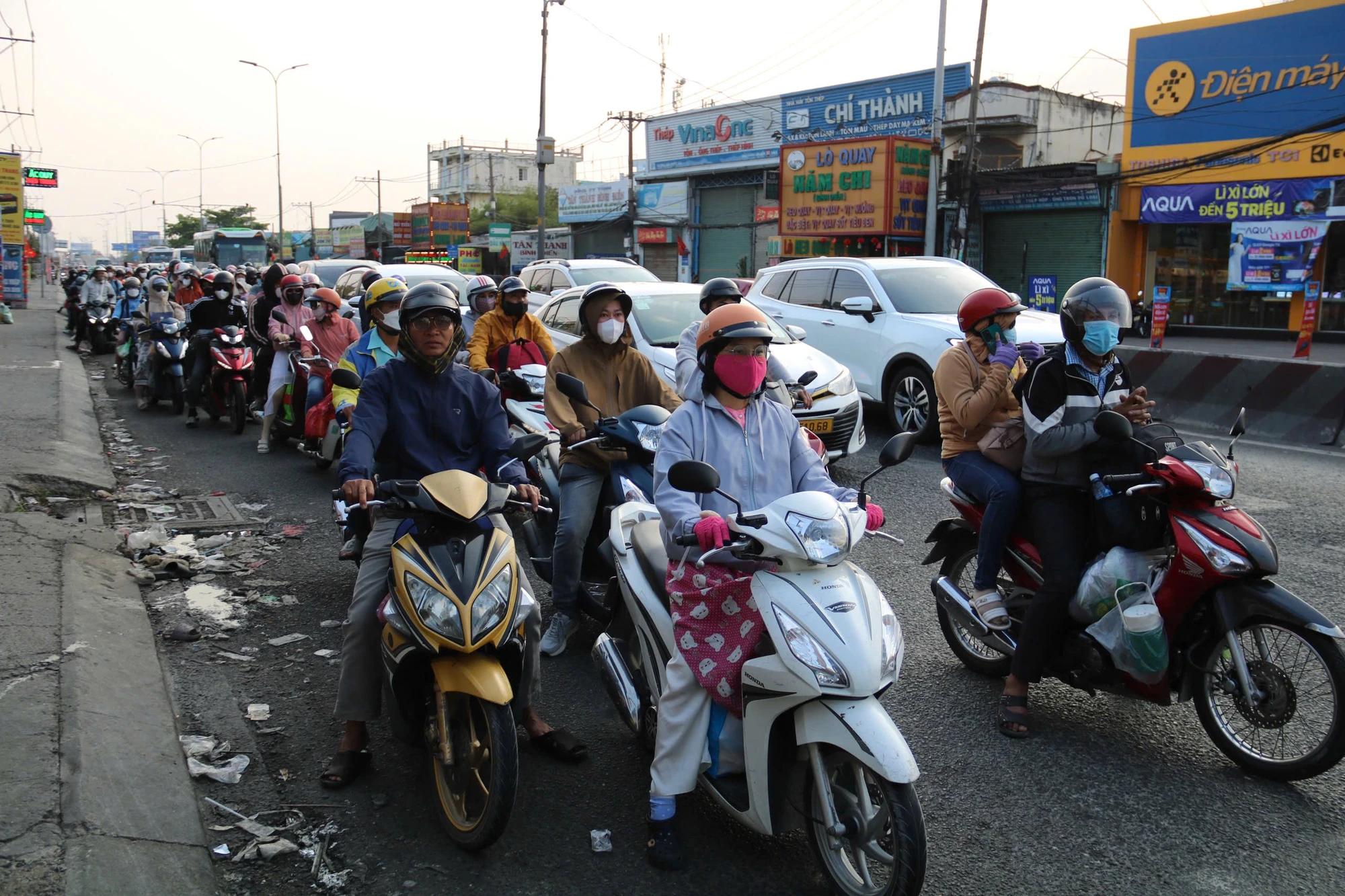 cua-ngo-phia-tay-308.jpg