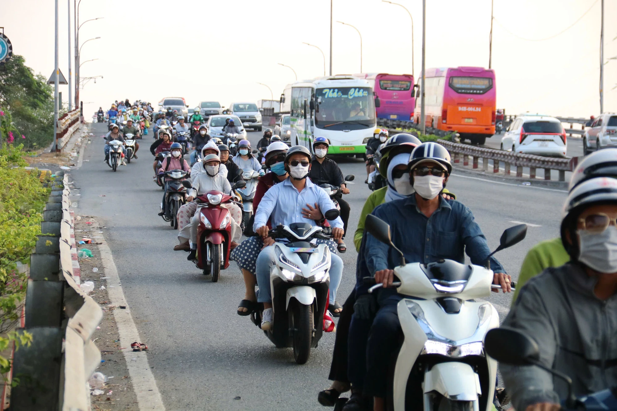 cua-ngo-phia-tay-313.jpg