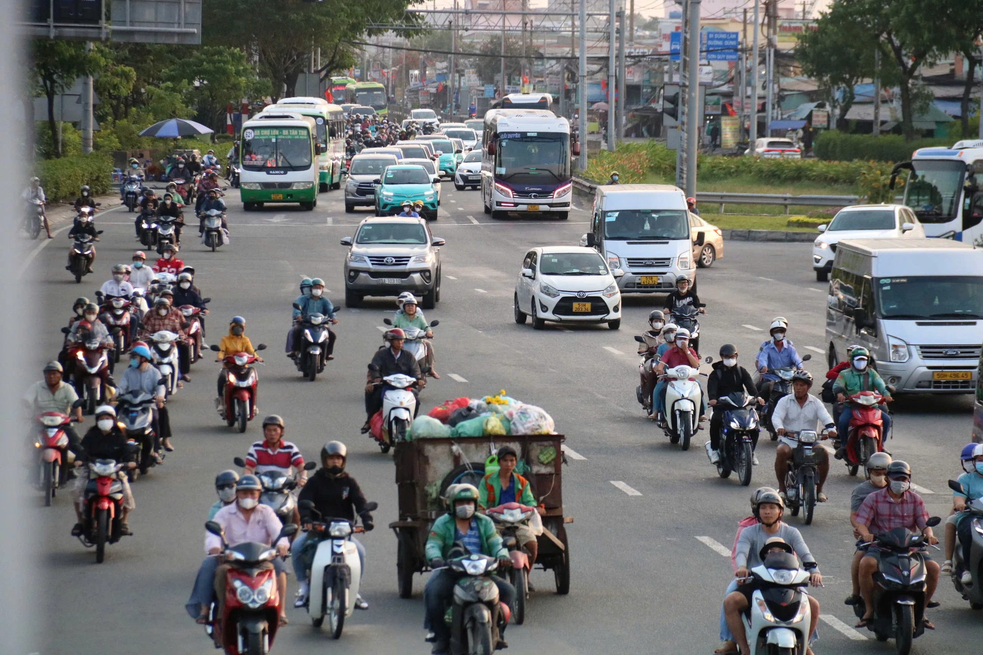 cua-ngo-phia-tay-315.jpg