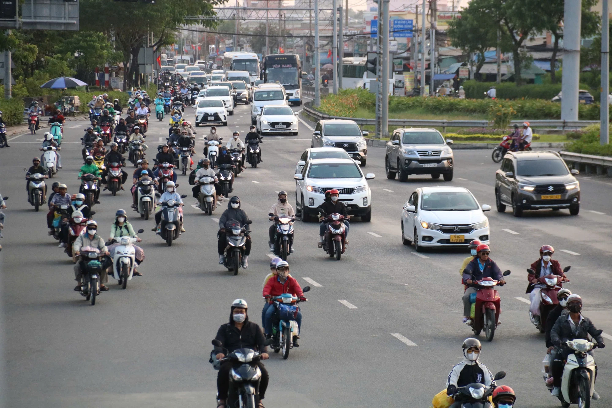 cua-ngo-phia-tay-326.jpg