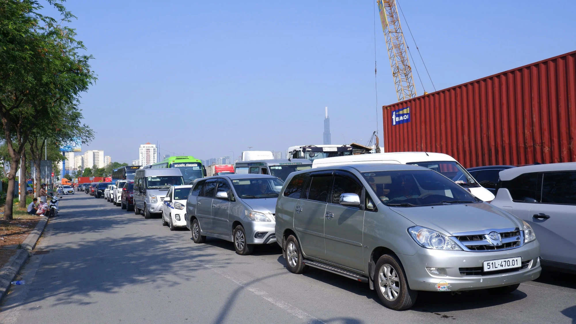 cua-ngo-phia-dong-63.jpg