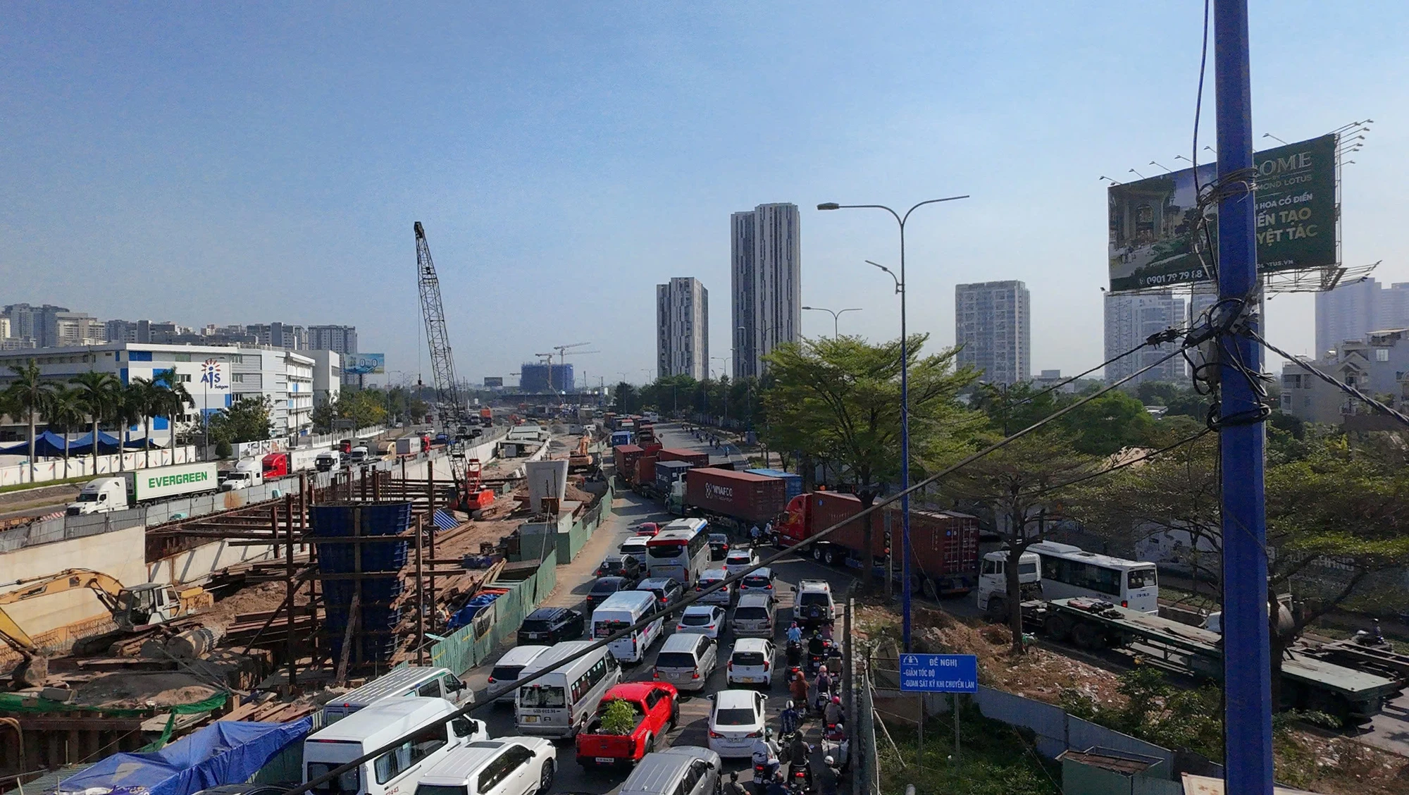 cua-ngo-phia-dong-73.jpg