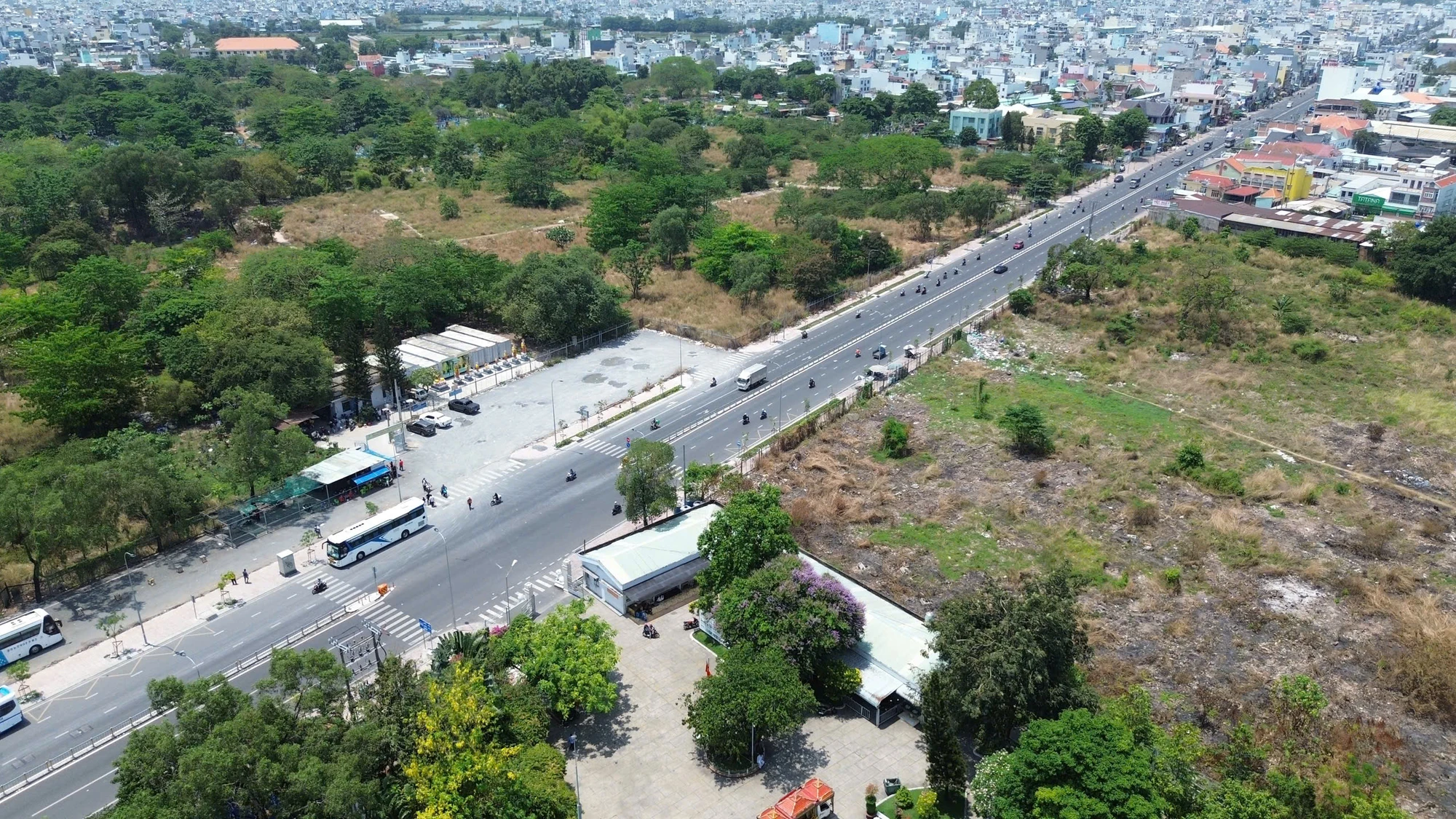 nghia-trang-binh-hung-hoa.jpg