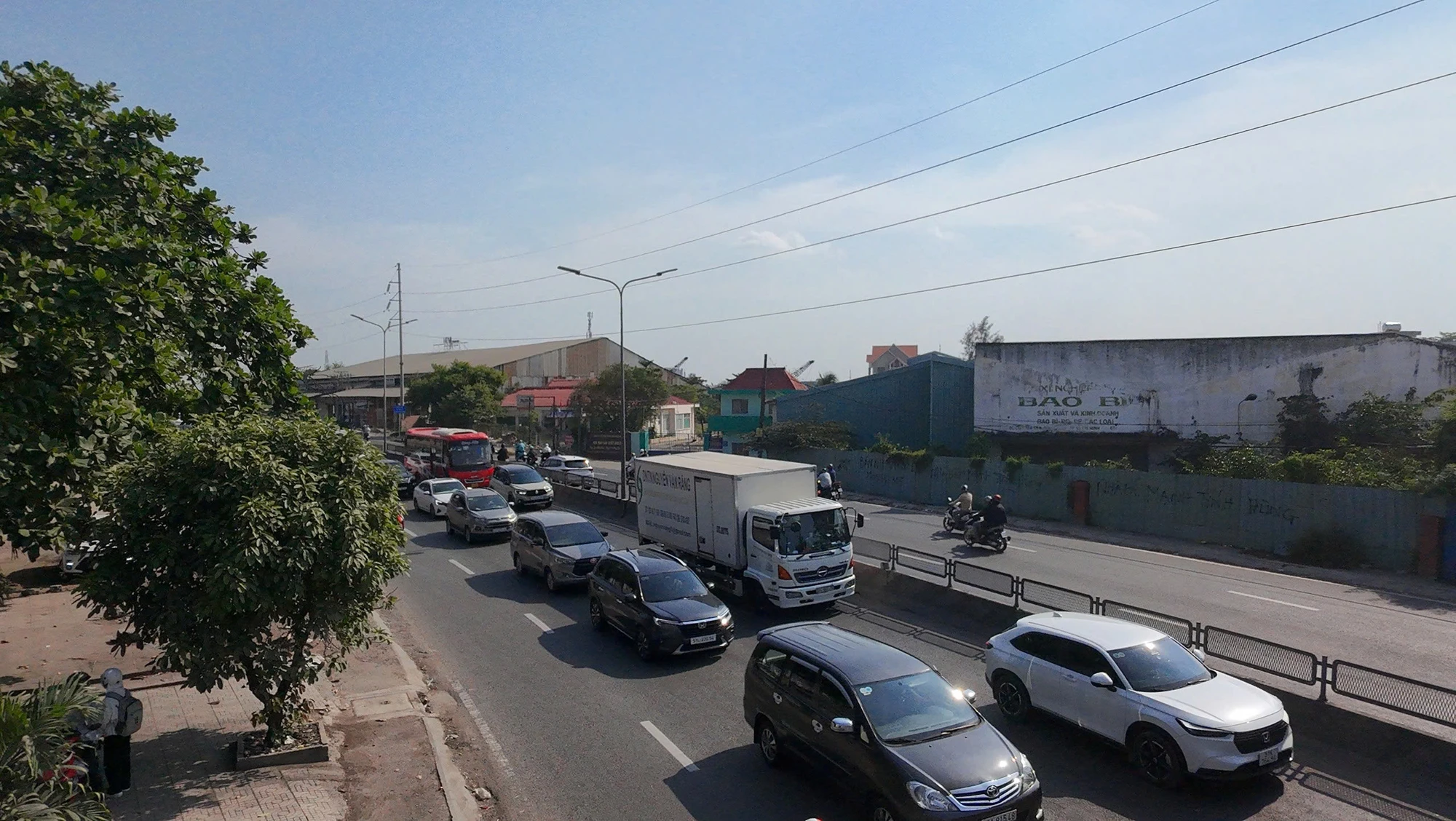 cua-ngo-TP.HCM-00.jpg