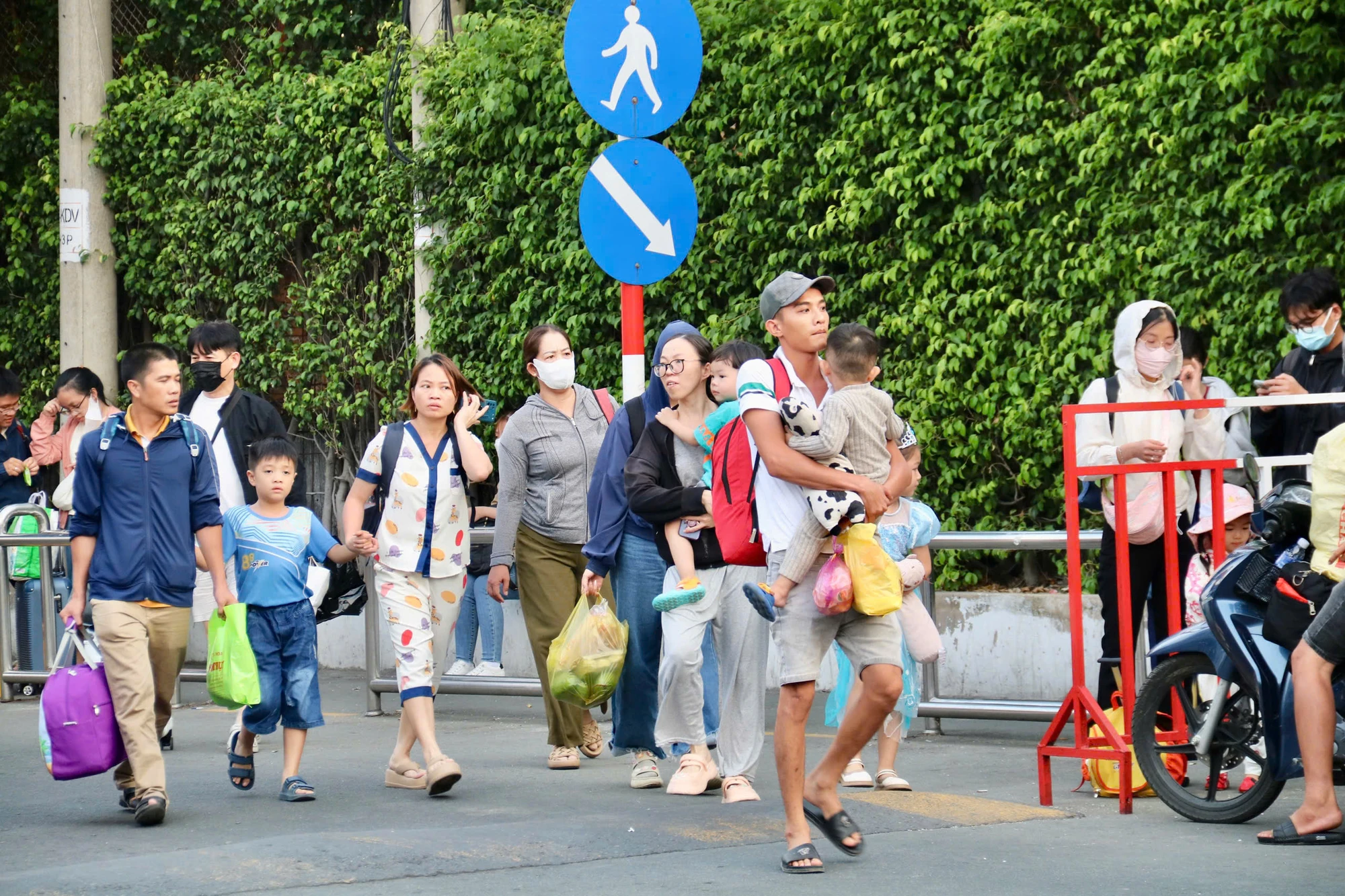 cua-ngo-TP.HCM-12.jpg