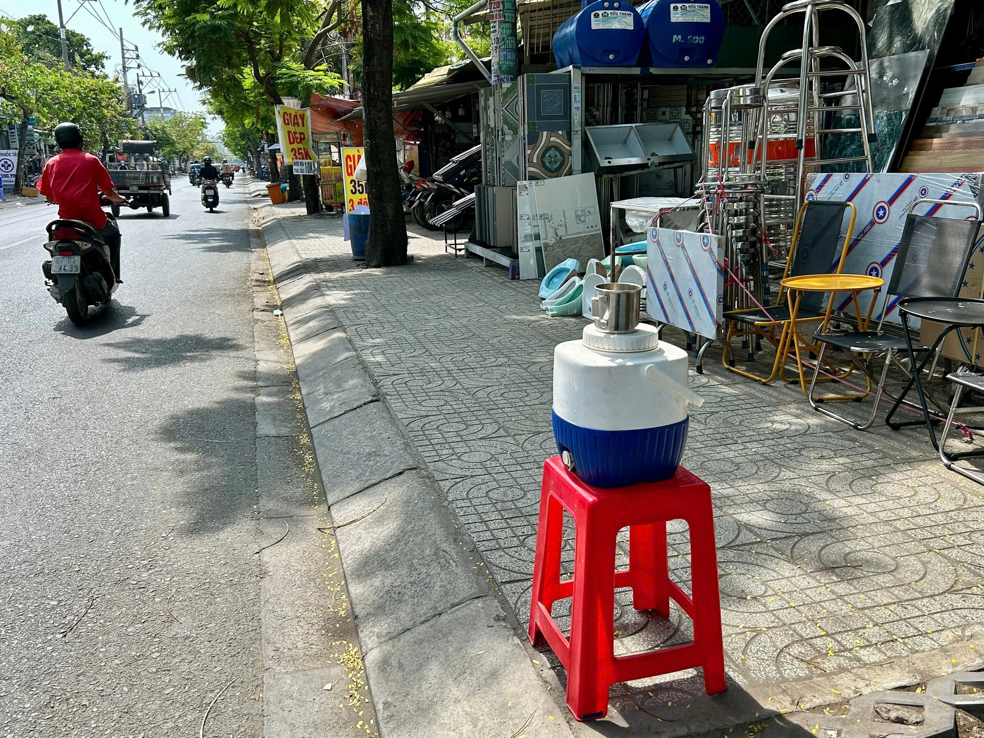 binh-nuoc-mien-phi-12.jpg