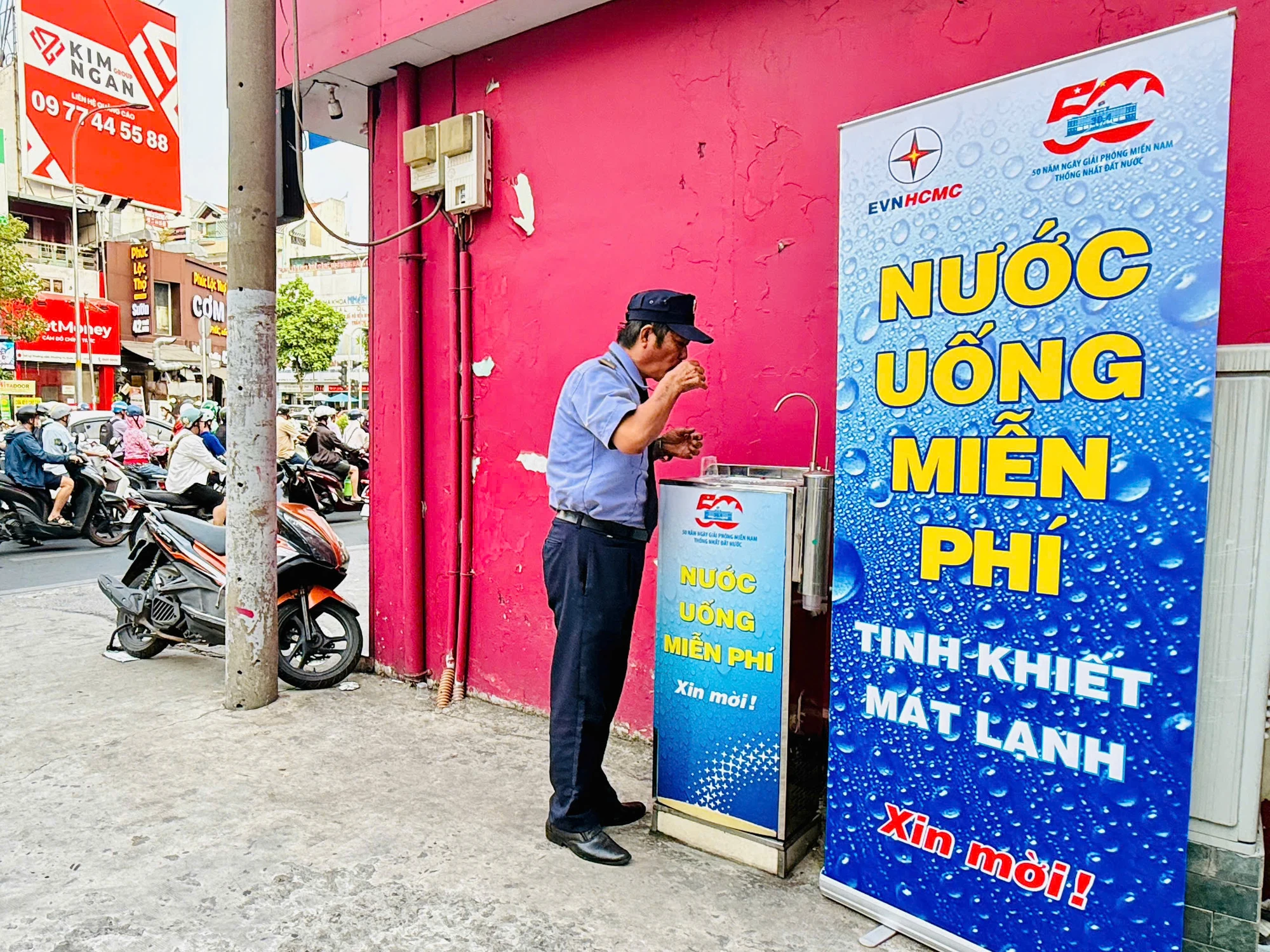 binh-nuoc-mien-phi-17.jpg