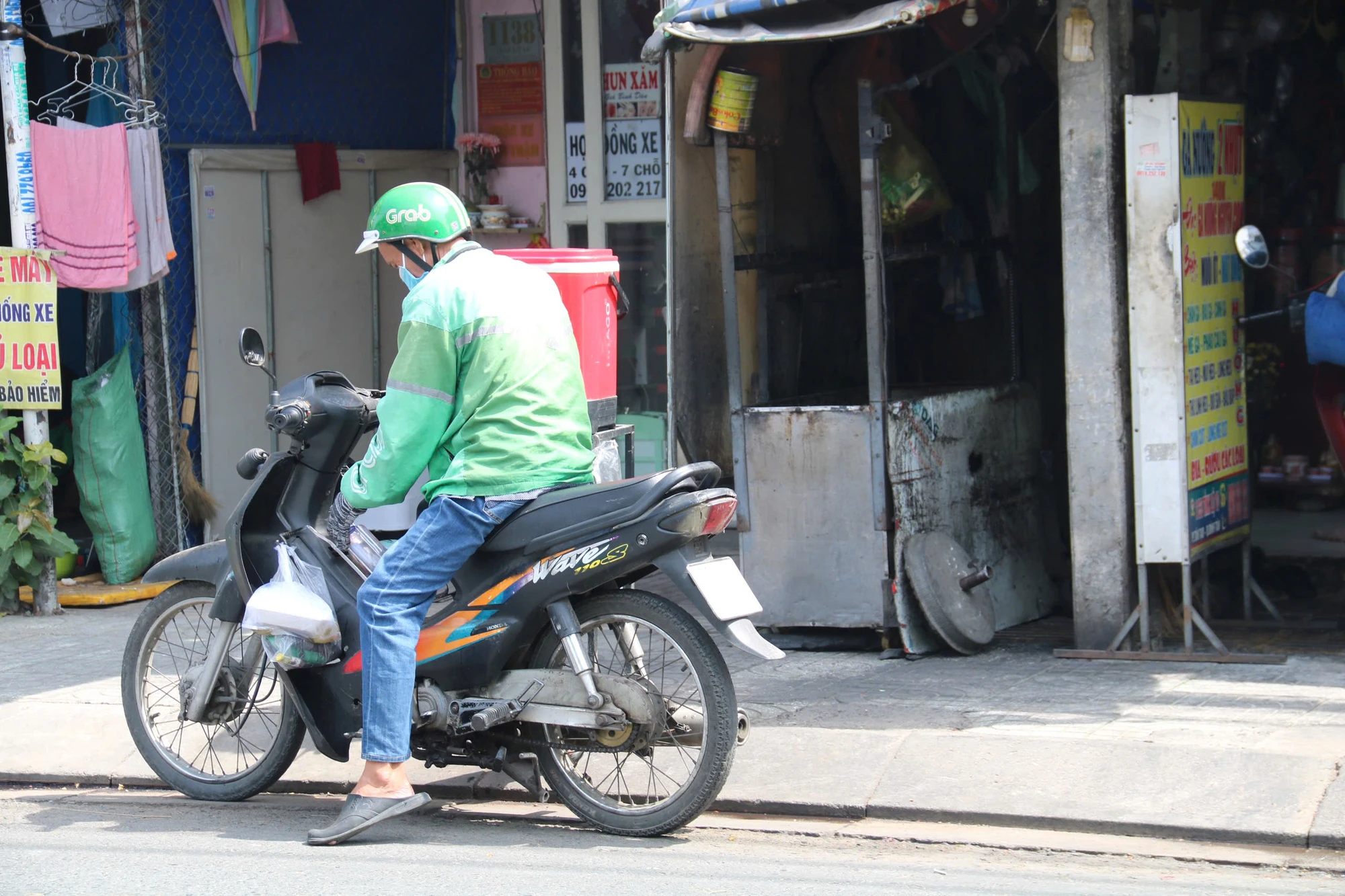 binh-nuoc-mien-phi-3.jpg
