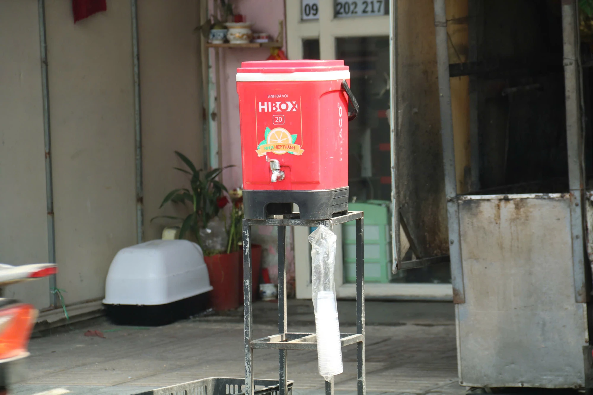 binh-nuoc-mien-phi-4.jpg
