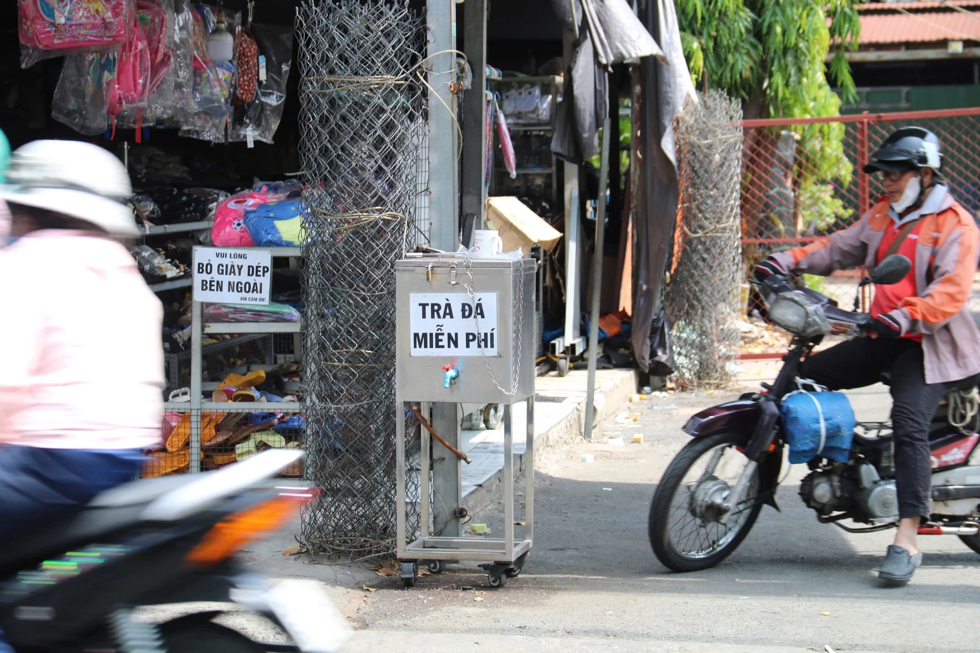 binh-nuoc-mien-phi-7.jpg