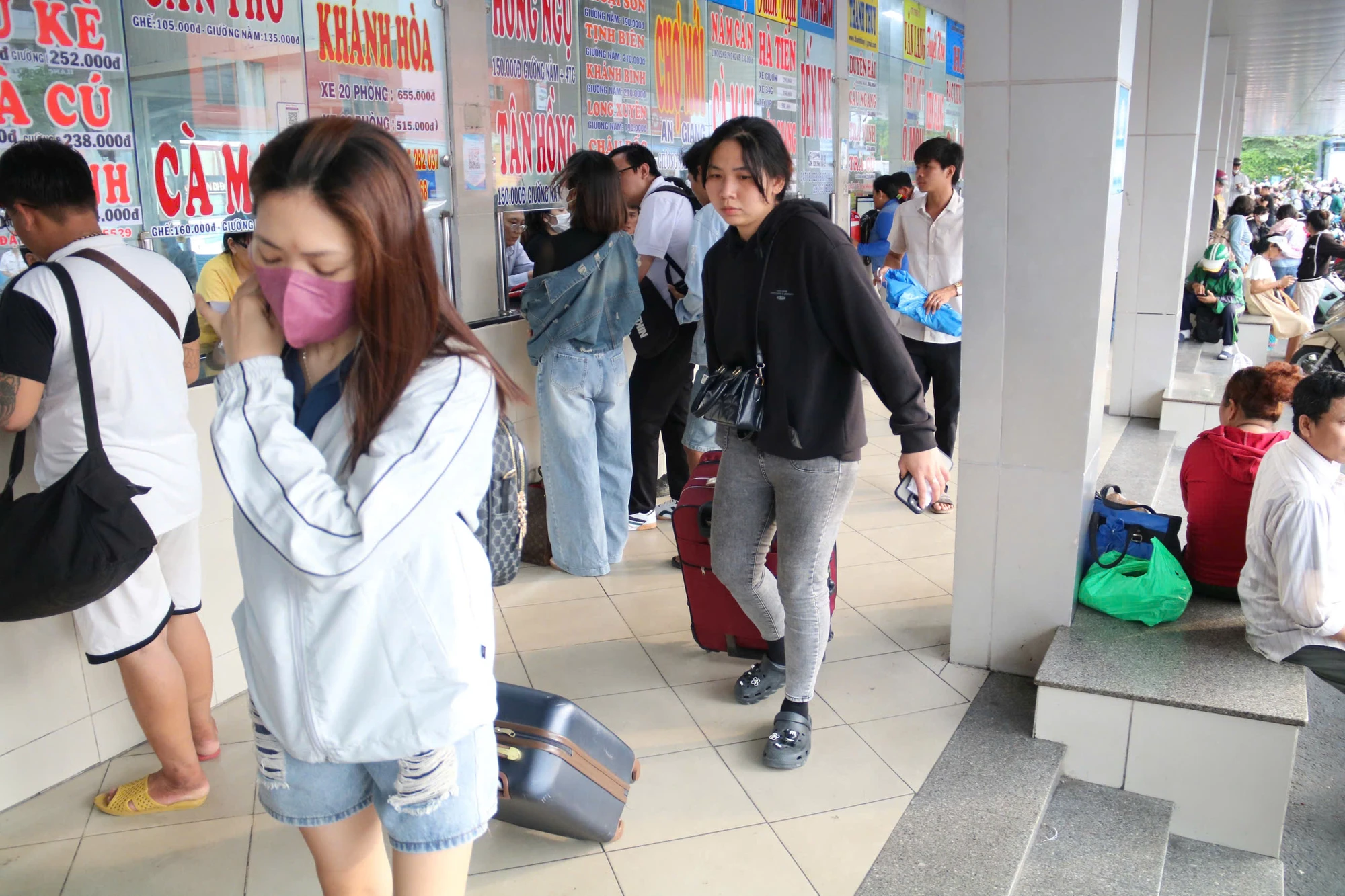 cua-ngo-phia-tay-327.jpg