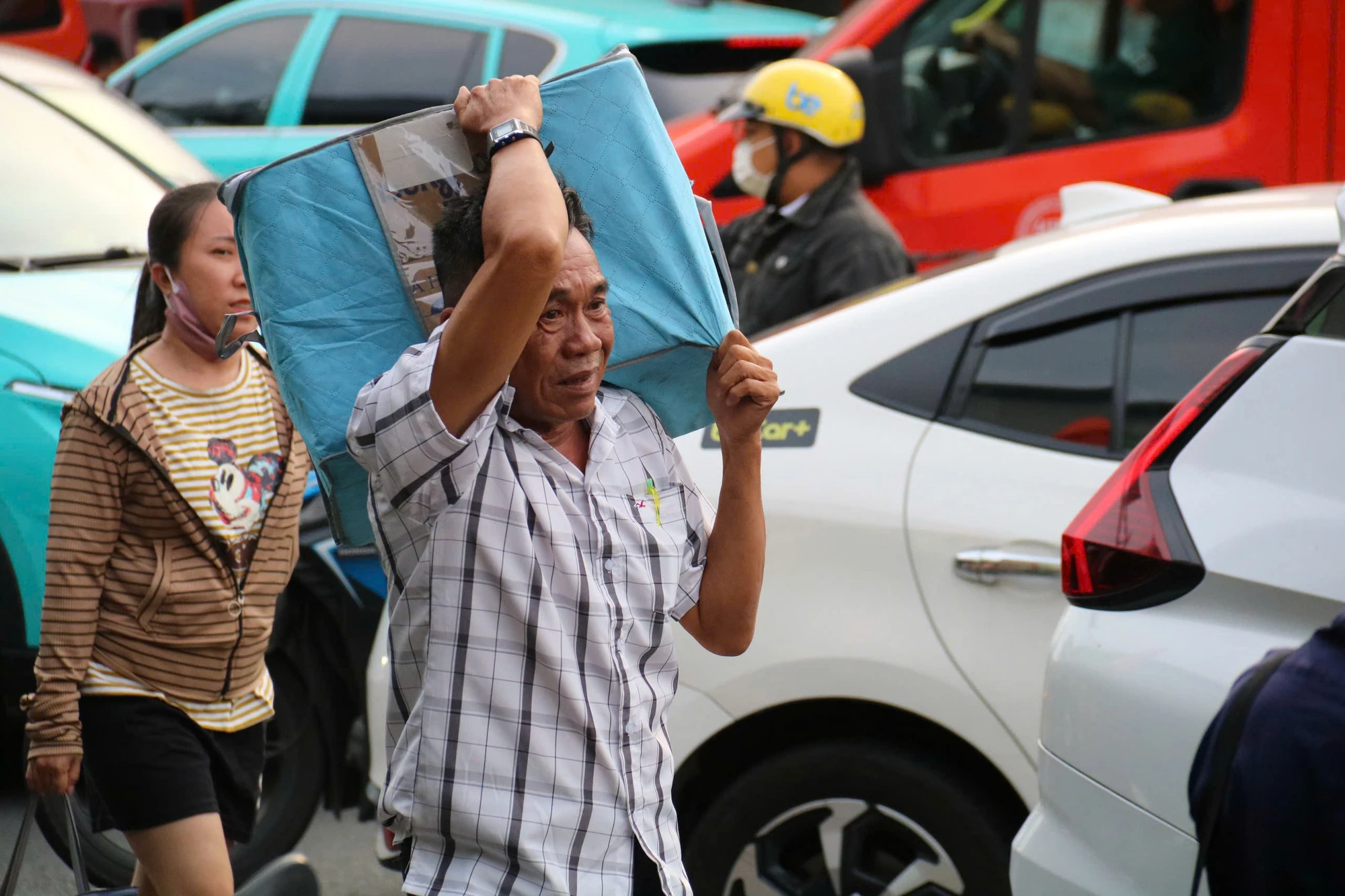 cua-ngo-phia-tay-328.jpg