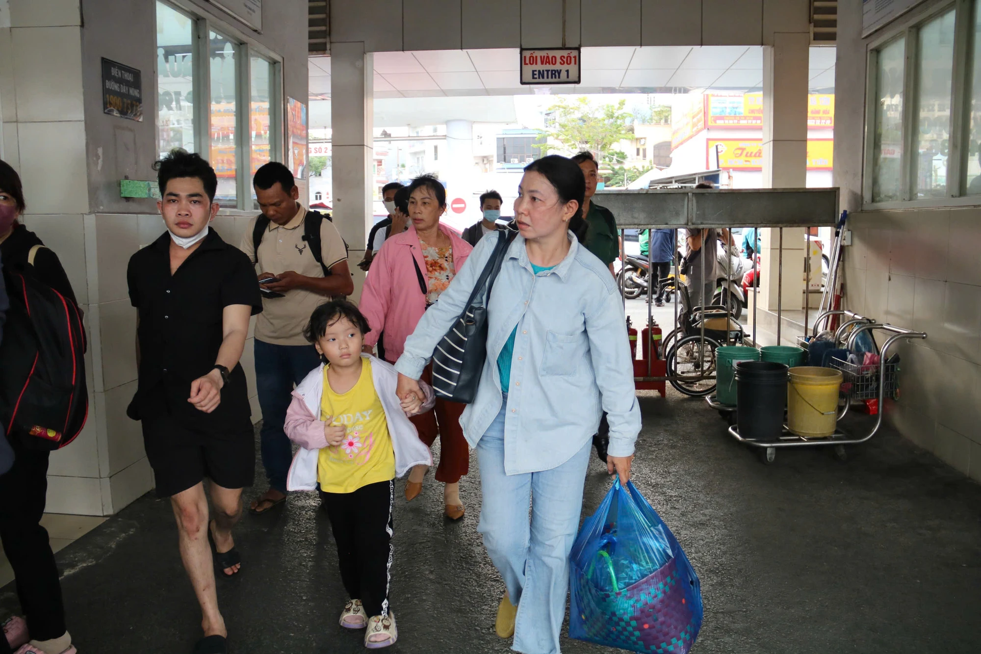 cua-ngo-phia-tay-332.jpg