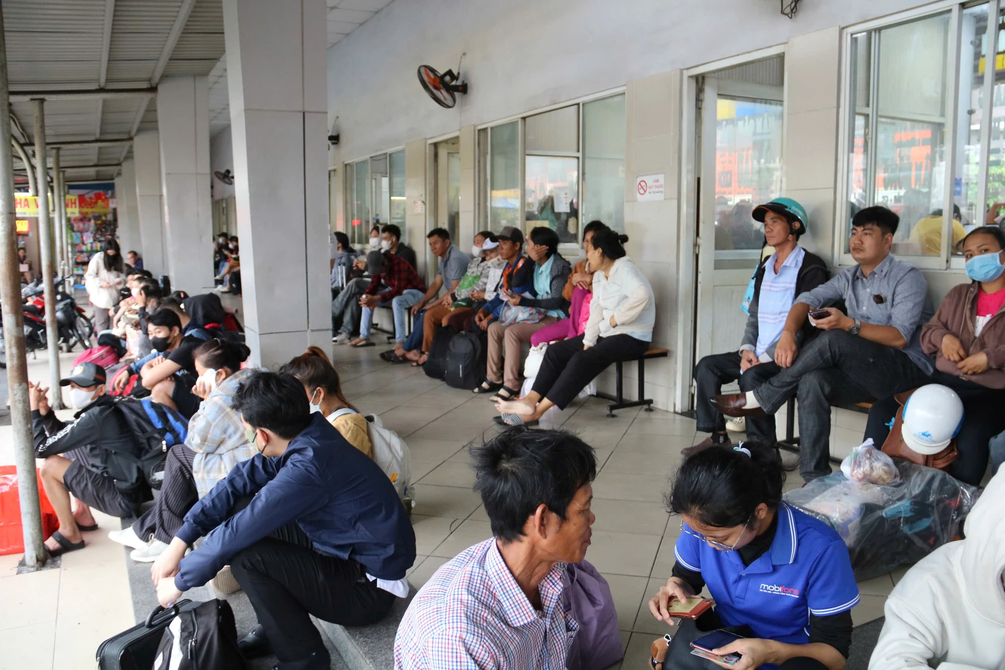 cua-ngo-phia-tay-333.jpg