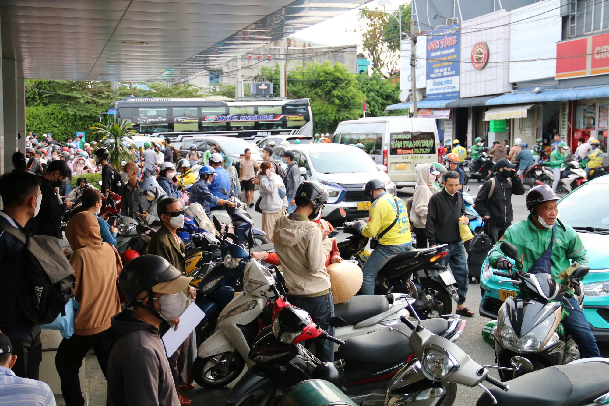 cua-ngo-phia-tay-334.jpg