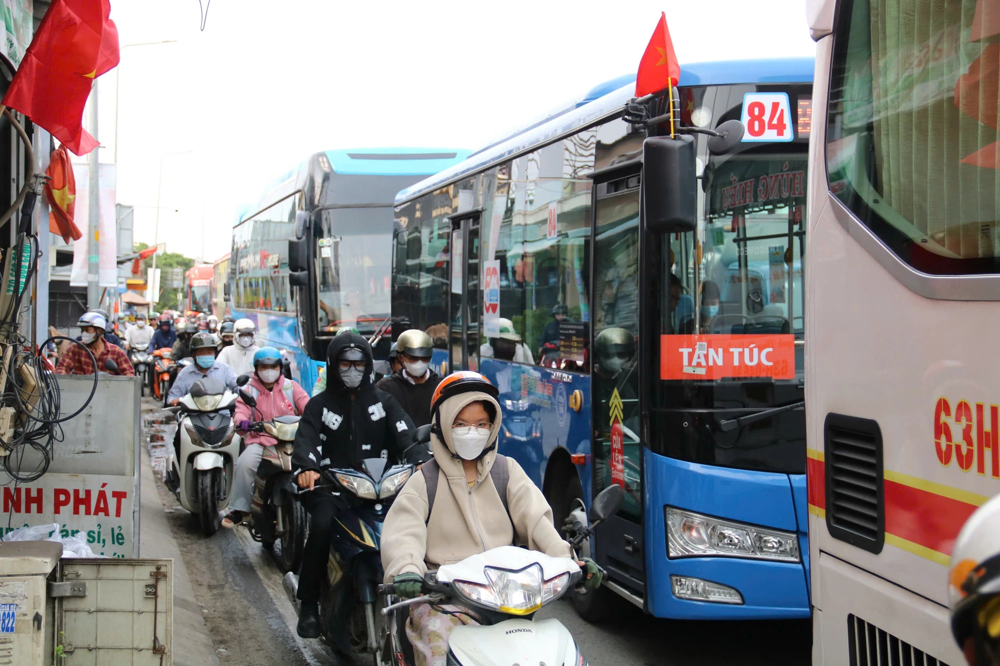 cua-ngo-phia-tay-355.jpg