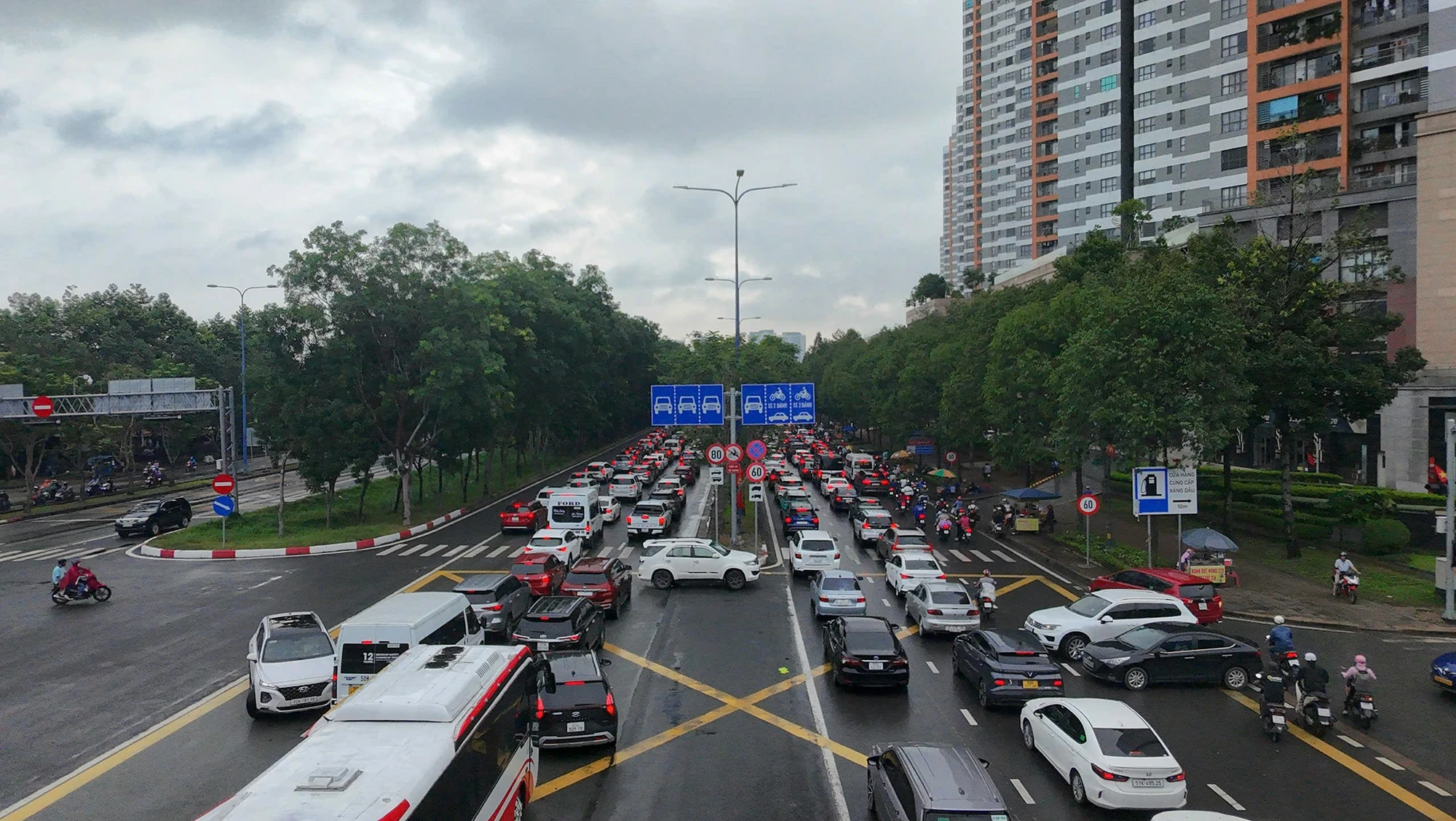 cua-ngo-phia-dong-5.jpg