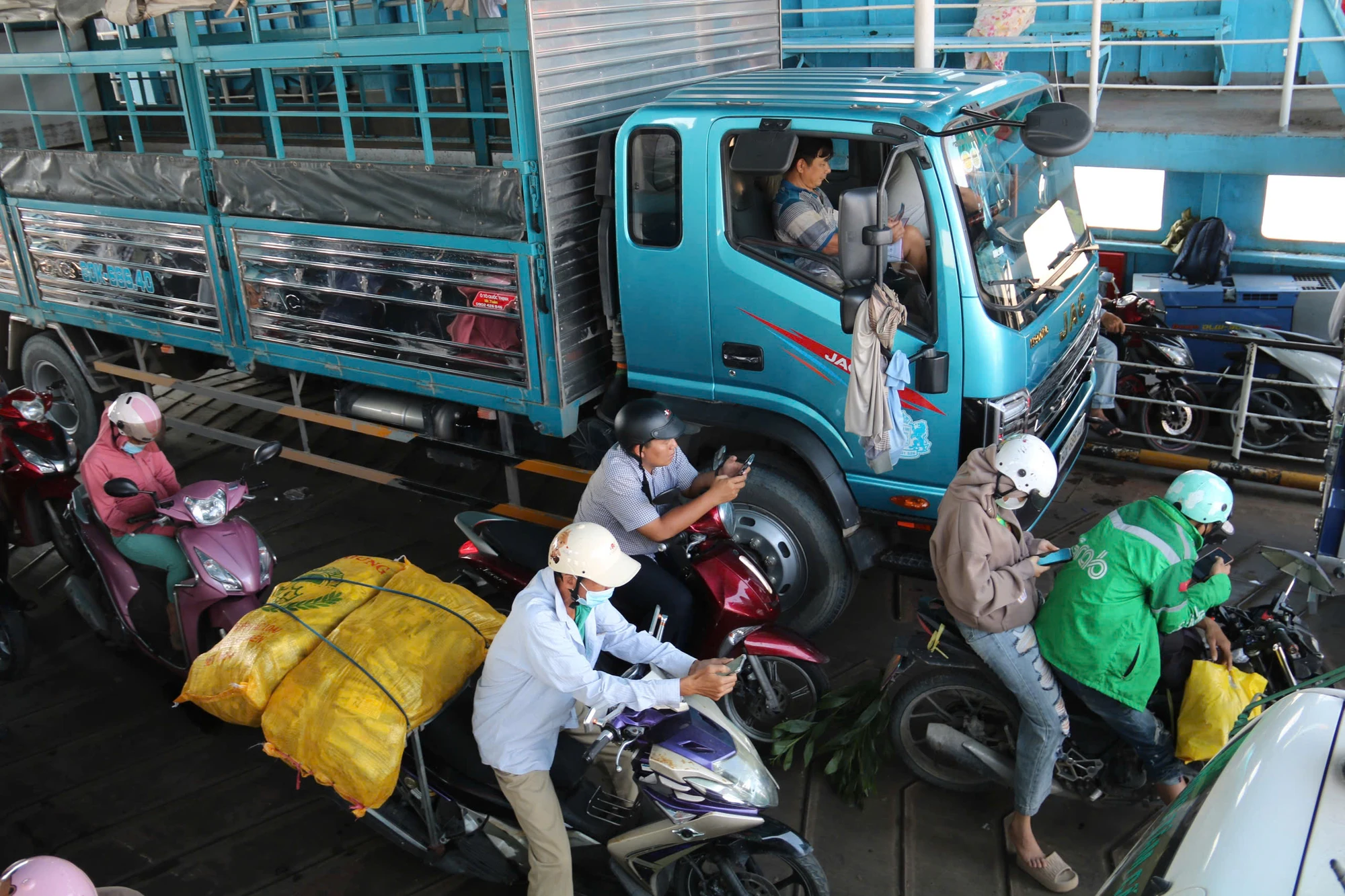 pha-binh-khanh-12.jpg