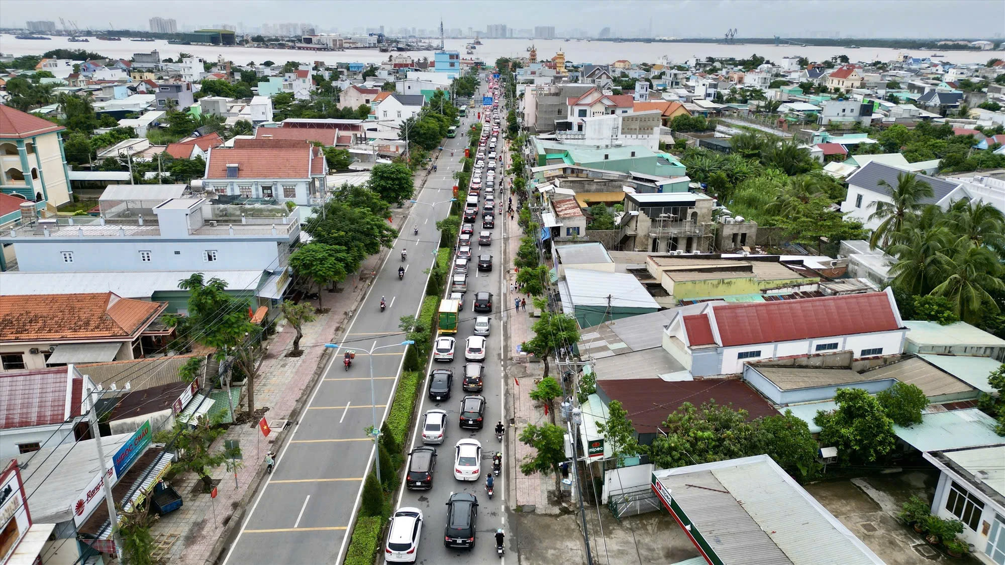 pha-binh-khanh-2.jpg