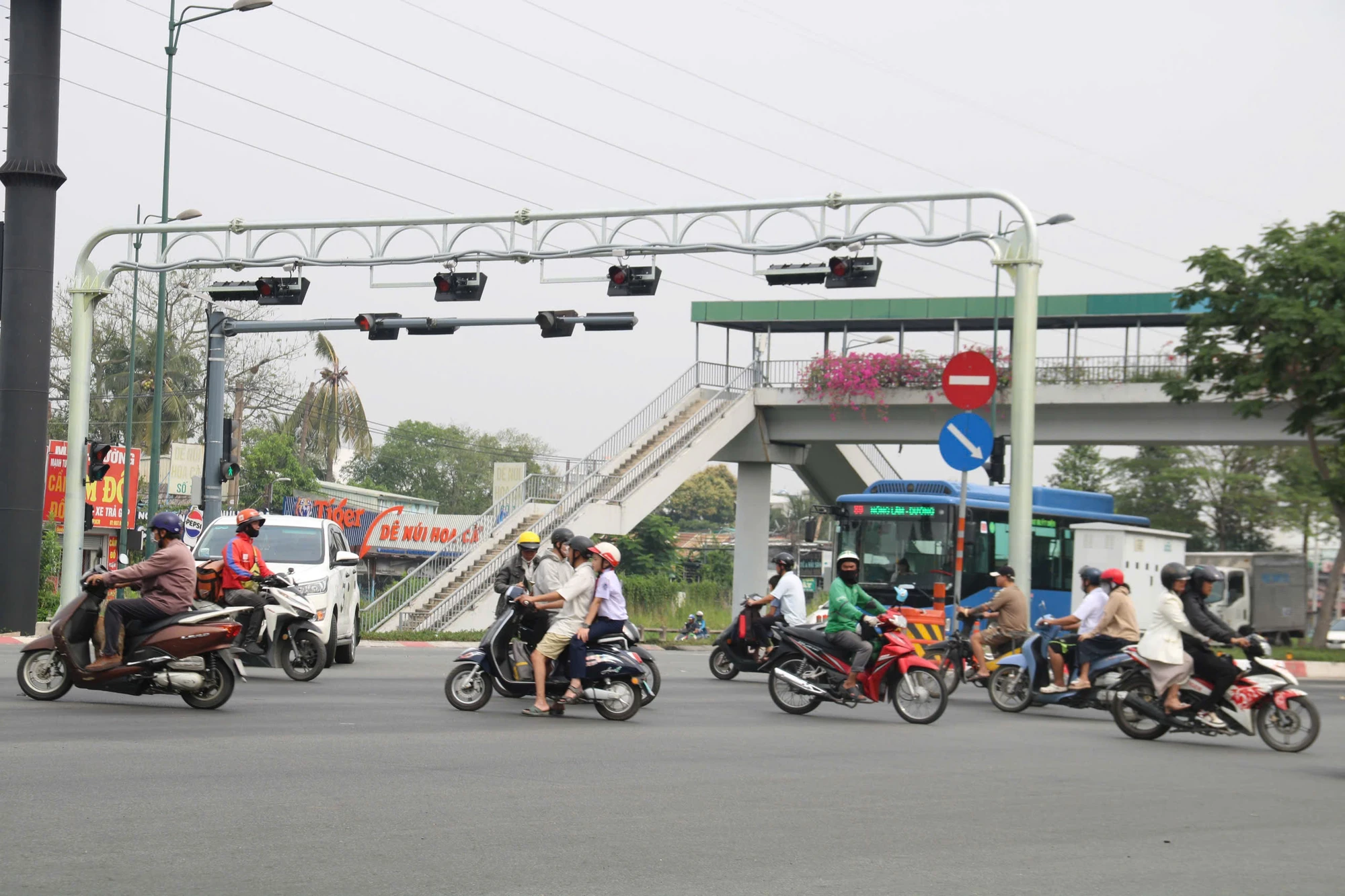 den-tin-hieu-14.jpg