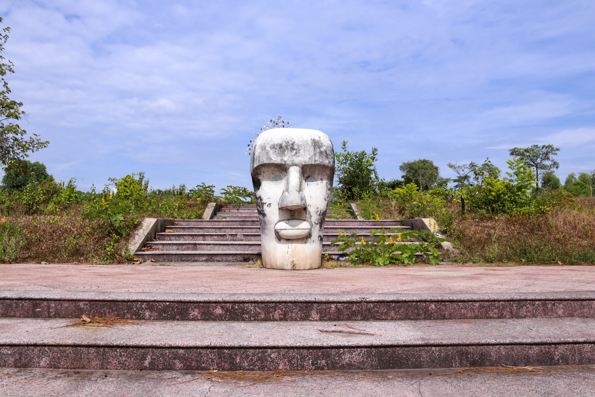 tuong-cong-vien-thuy-tien-10.jpg