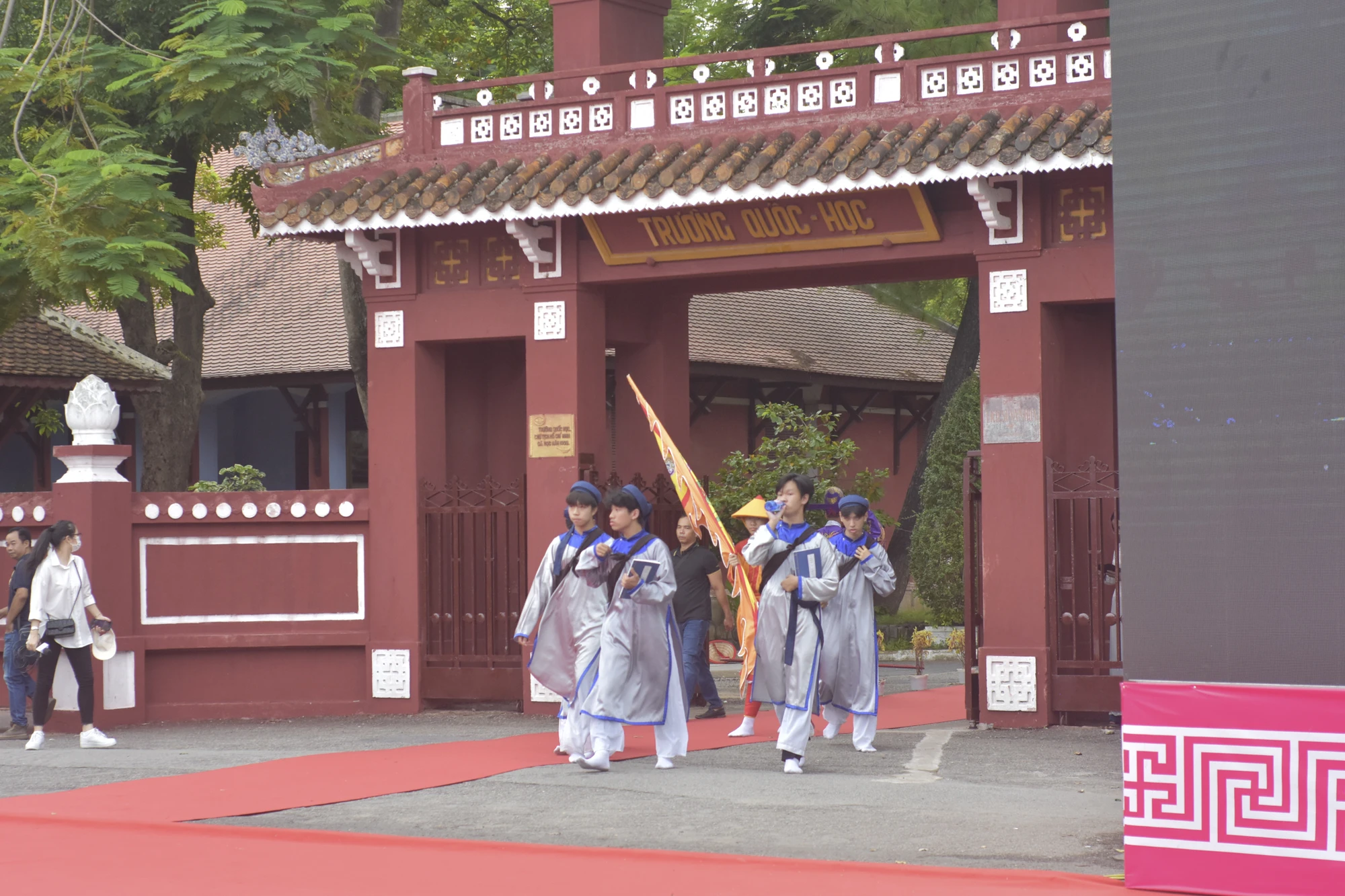 duong-len-dinh-olypia-hue-11.jpg