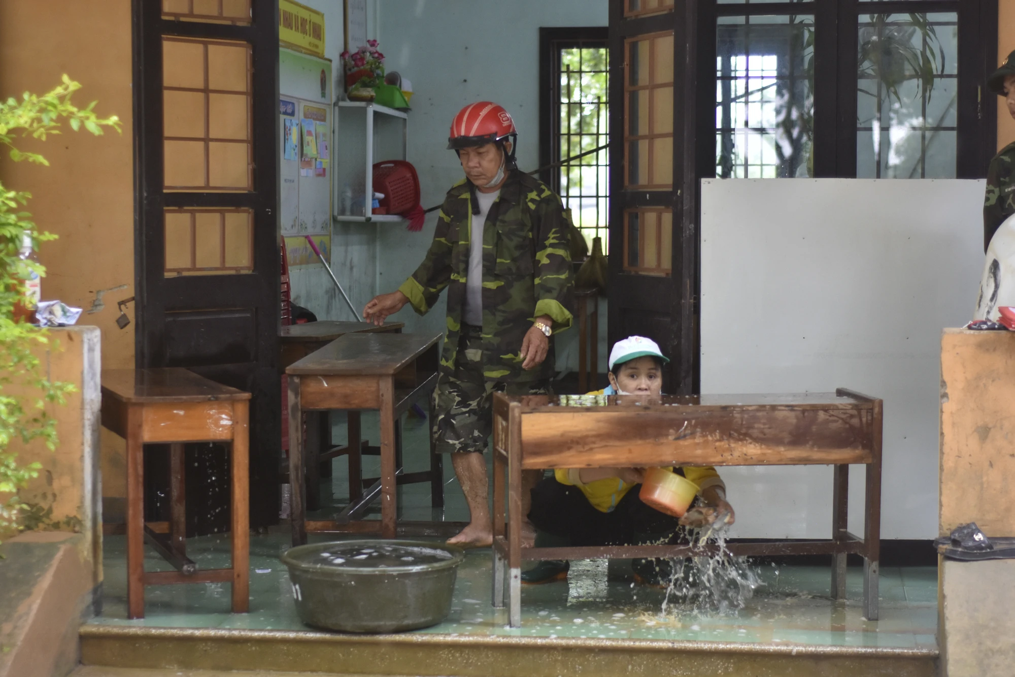 don-dep-truong-hoc-sau-lu-14.jpg