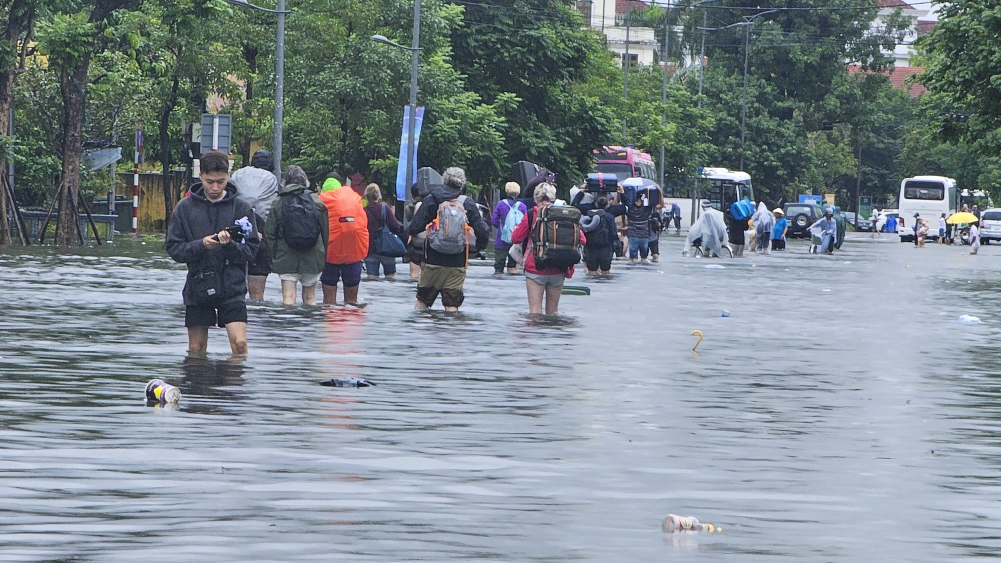 mua-lu-o-hue-14.jpg
