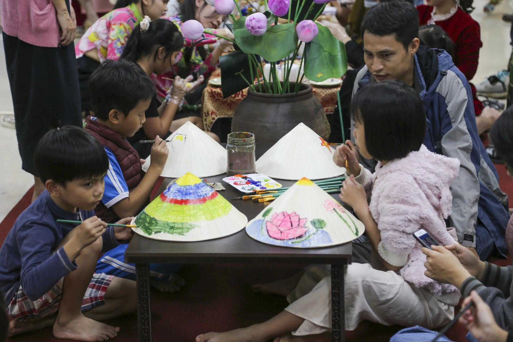 trai-nghiem-lang-nghe-truyen-thong-hue-14.jpg