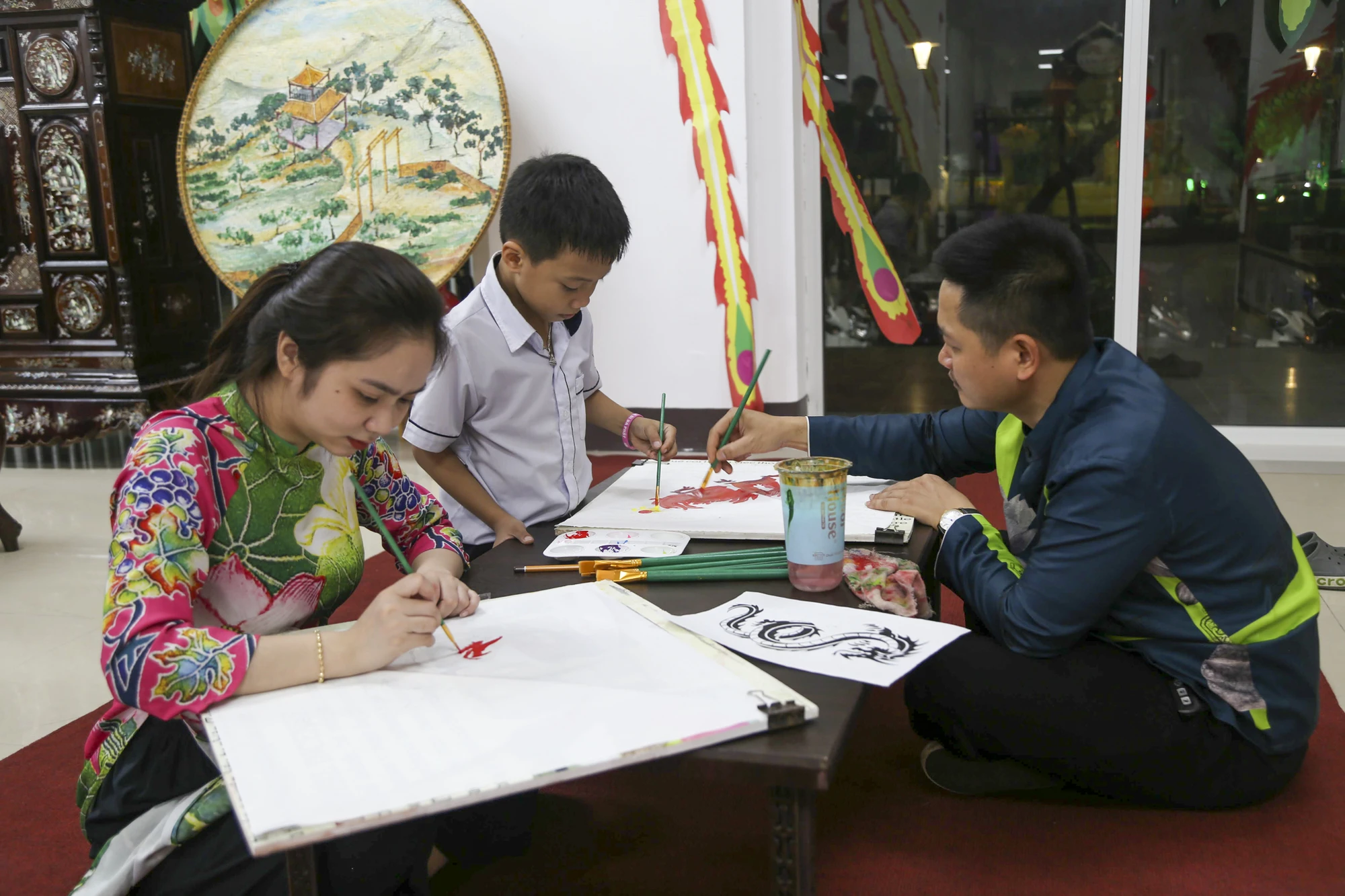 trai-nghiem-lang-nghe-truyen-thong-hue-8.jpg