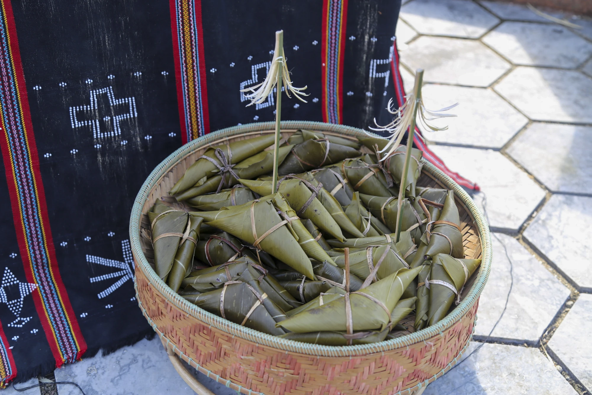 doc-dao-le-hoi-ta-on-than-nui-cua-nguoi-co-tu-18.jpg