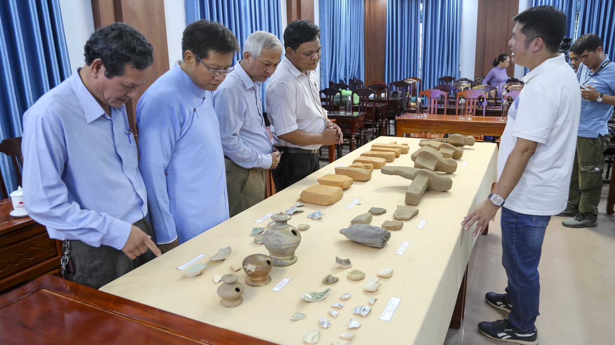 ngam-thap-doi-co-champa-1-000-nam-tuoi-16.jpg