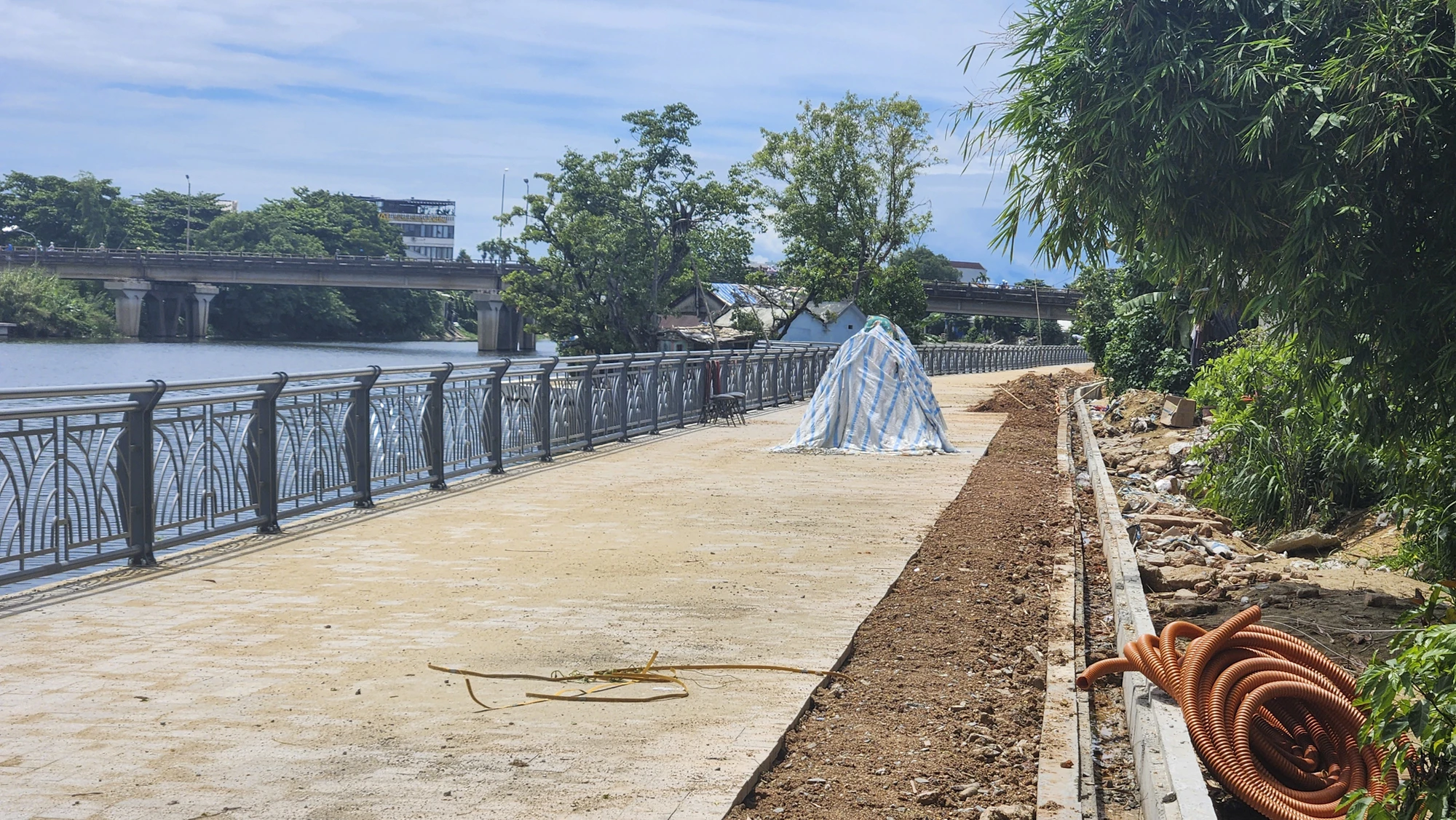 duong-di-bo-o-hue-10.jpg