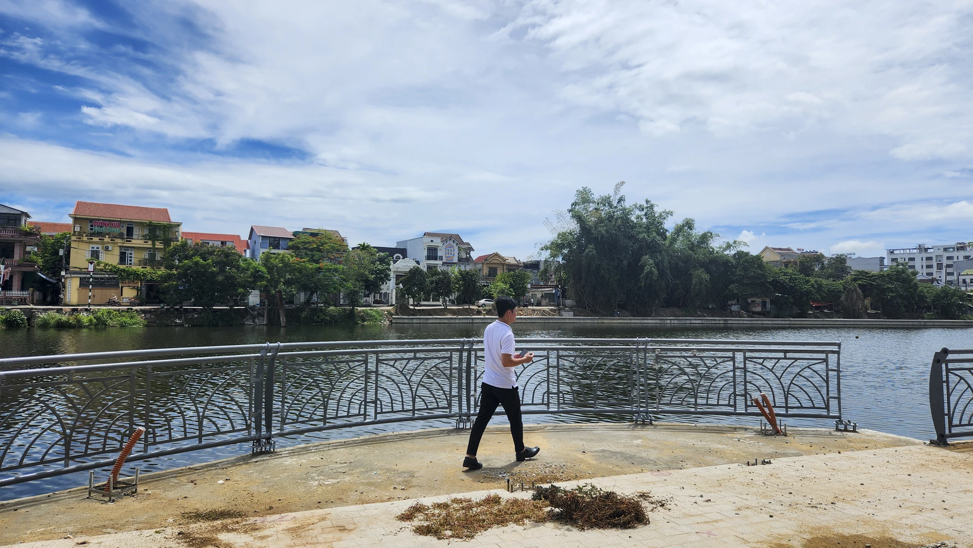 duong-di-bo-o-hue-7.jpg