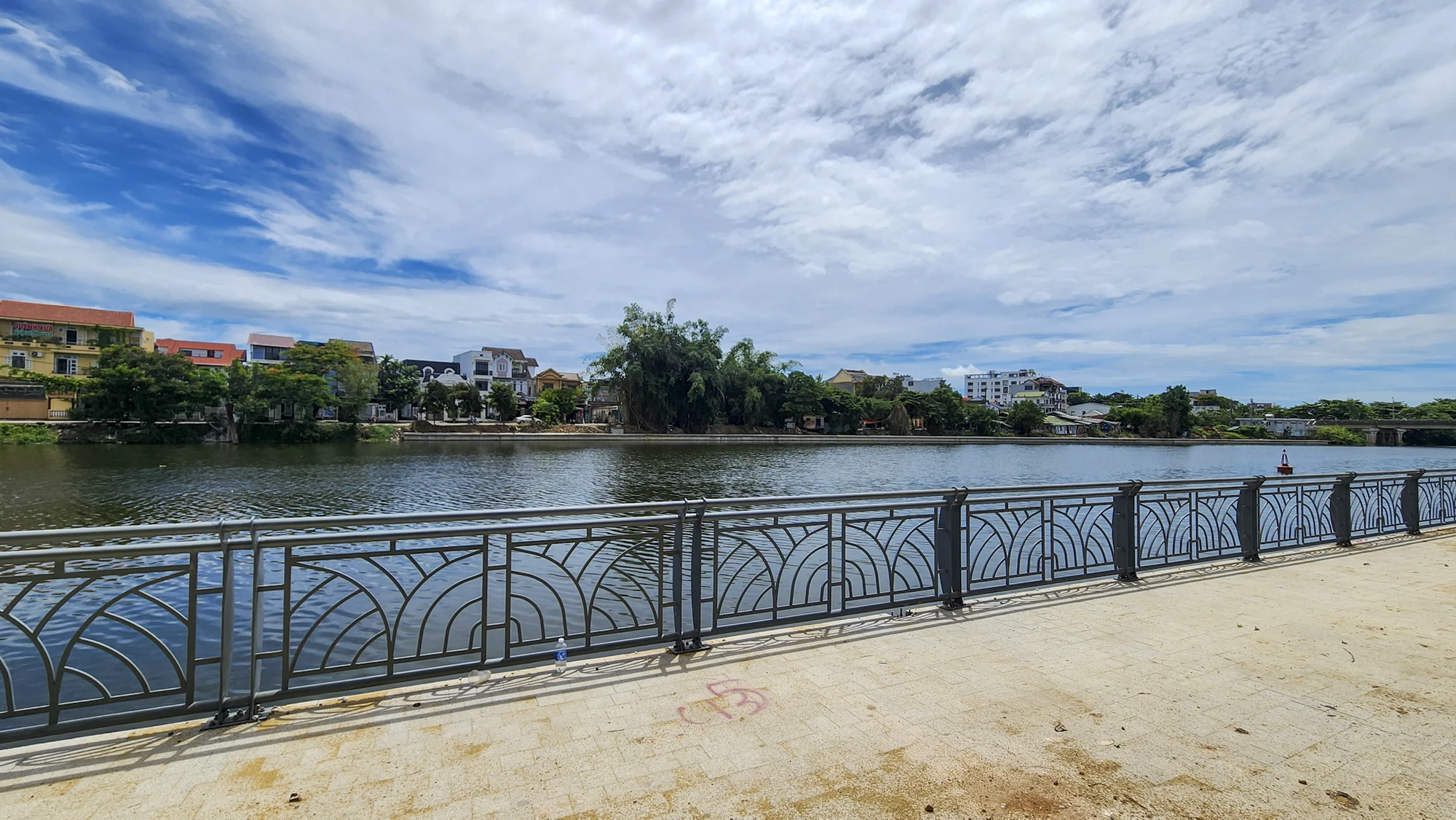 duong-di-bo-o-hue-8.jpg