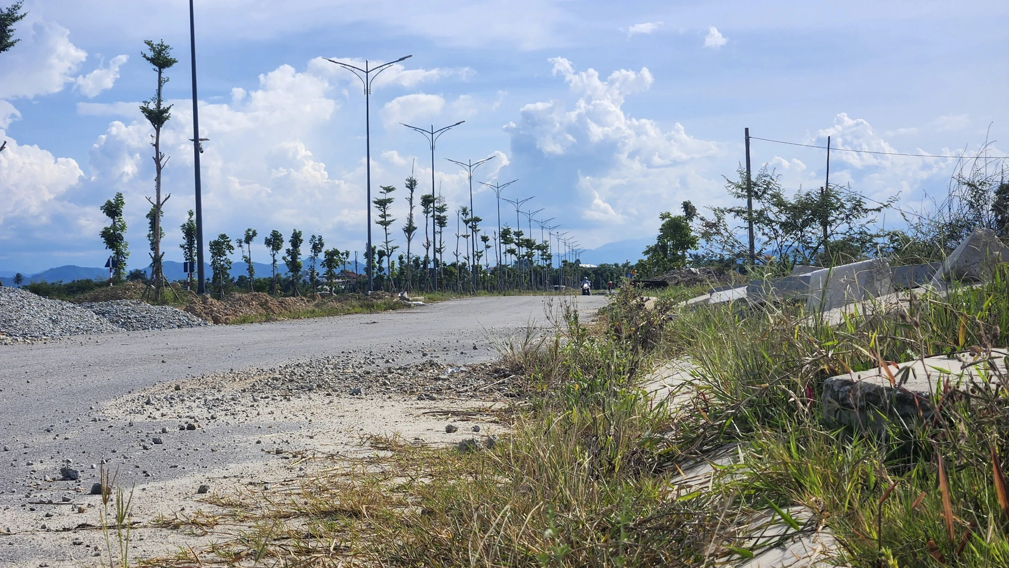 6-nam-chua-xong-4km-duong-3.jpg