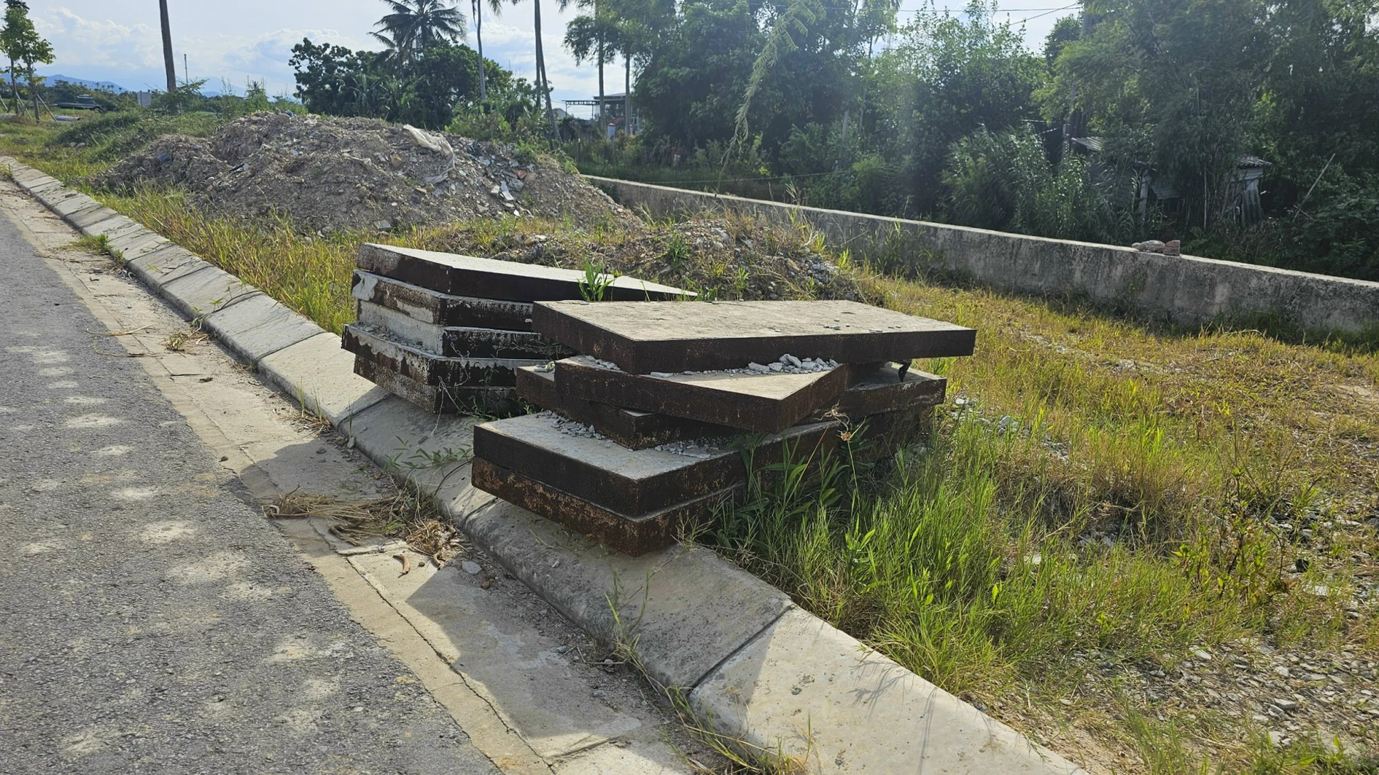 6-nam-chua-xong-4km-duong-8.jpg