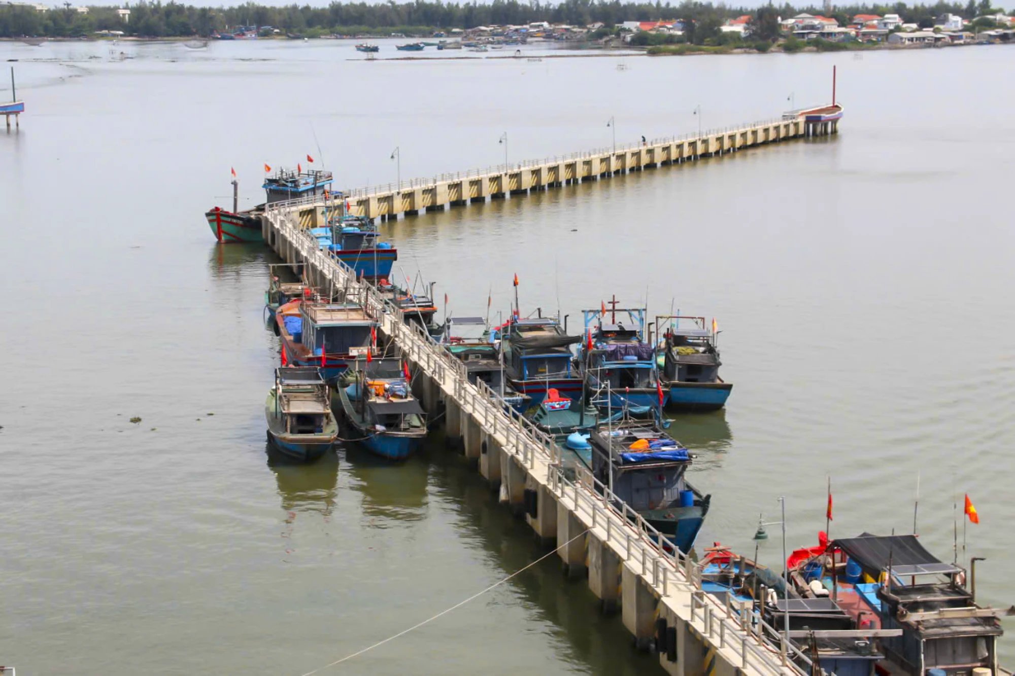 Cảng cá thuận an