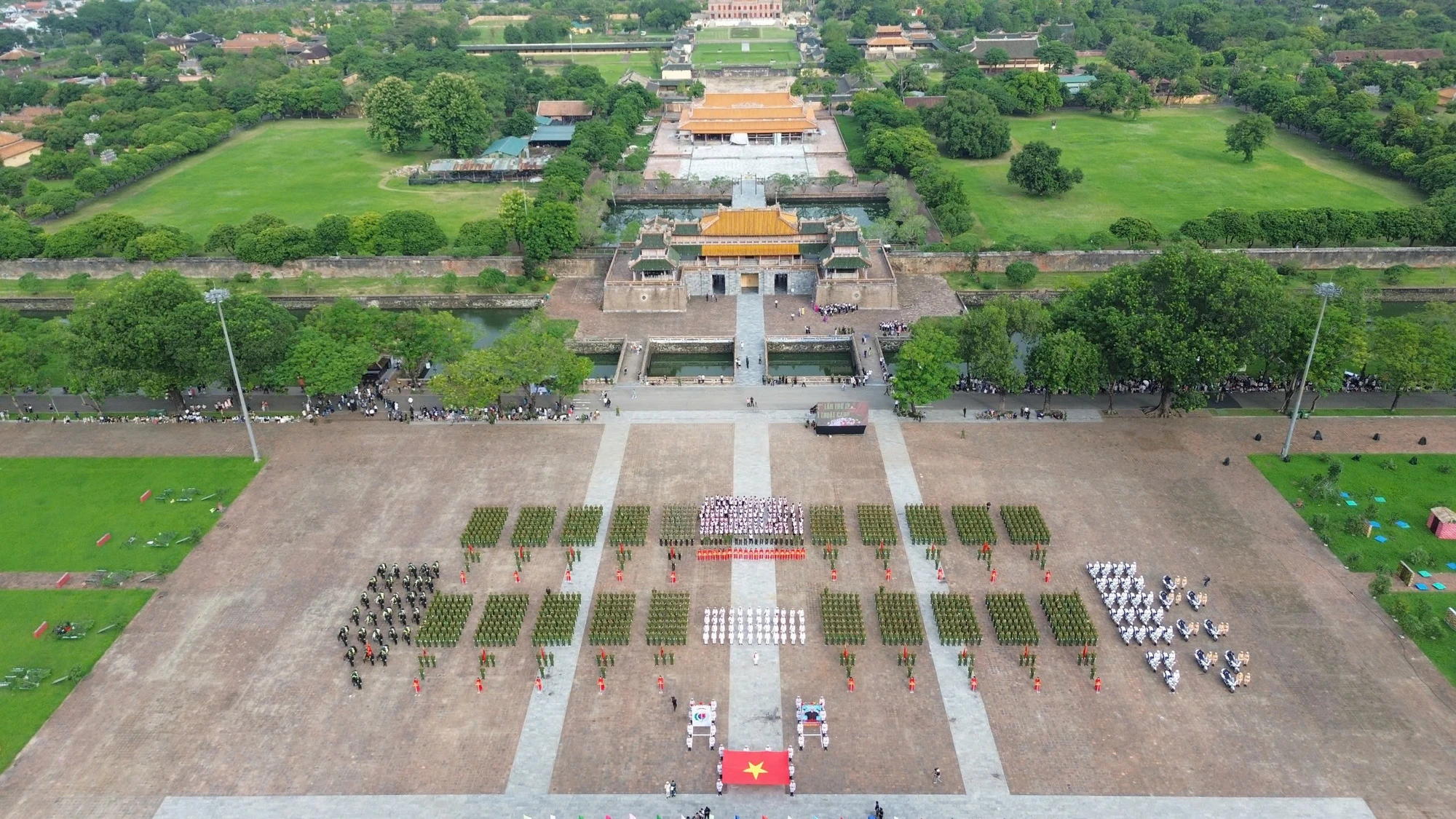 hoi-thi.jpg