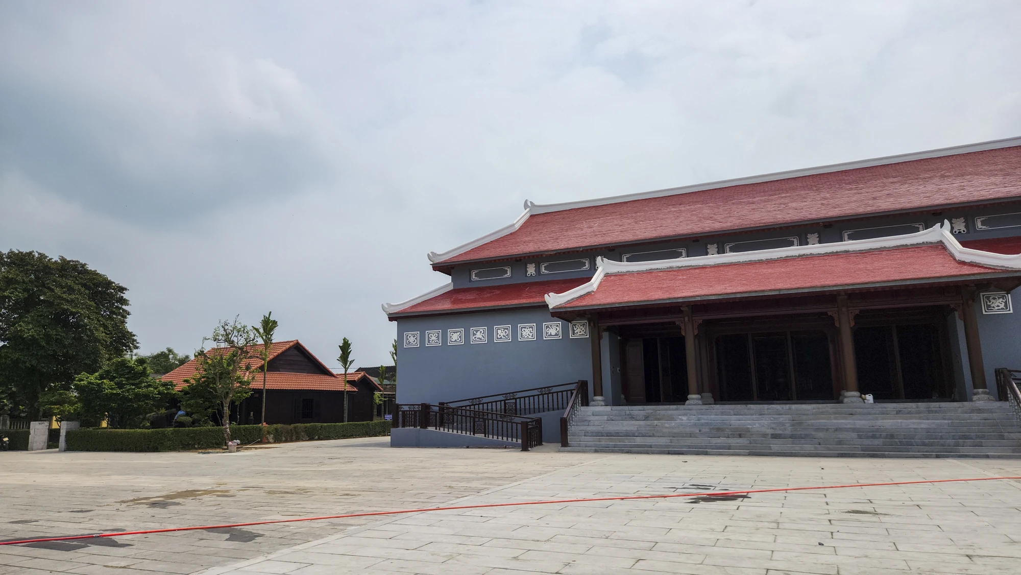chum-anh-khu-luu-niem-tong-bi-thu-le-duan-sap-hoan-thanh (4).jpg