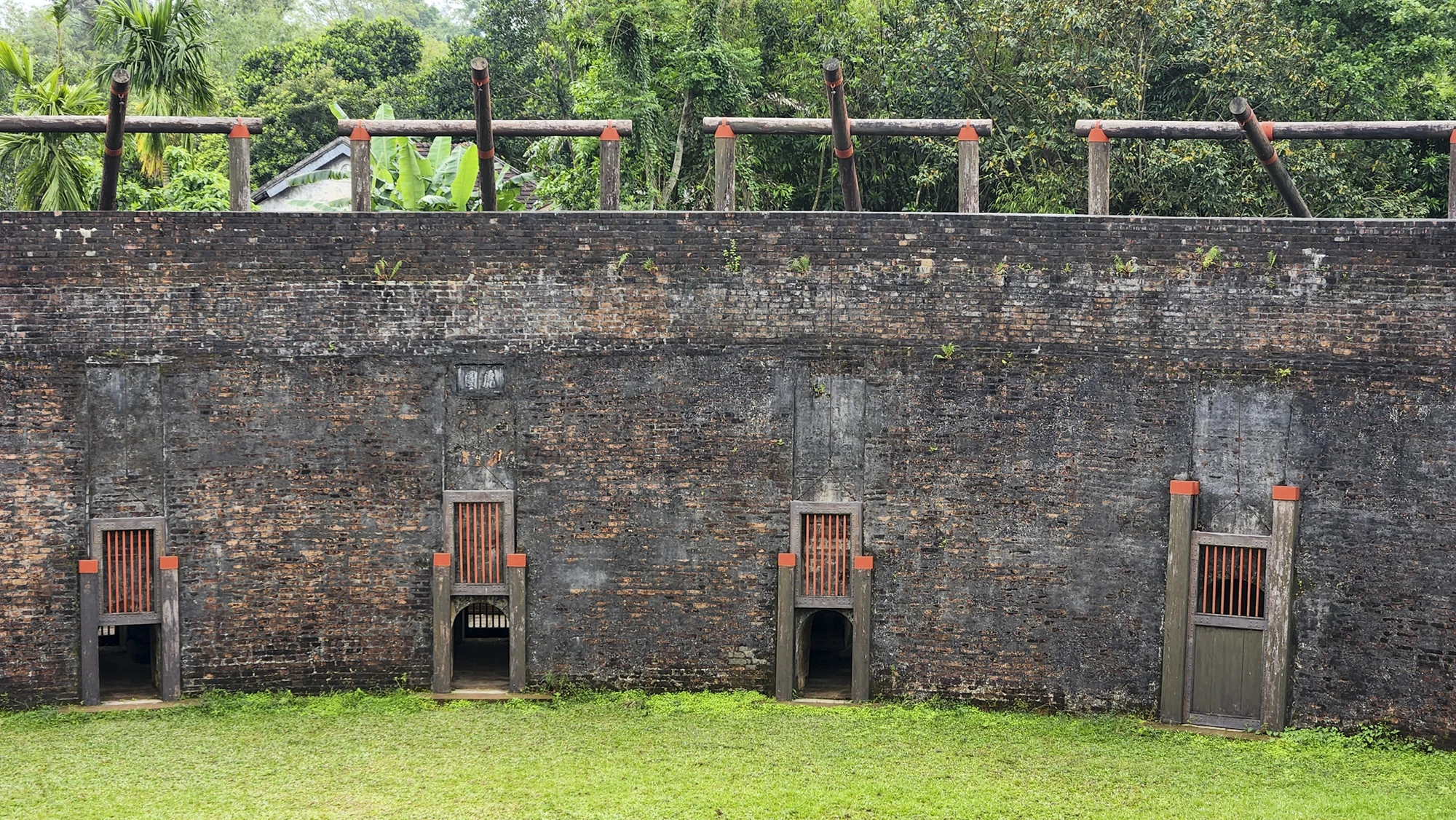 ho-quyen-o-hue-33.jpg