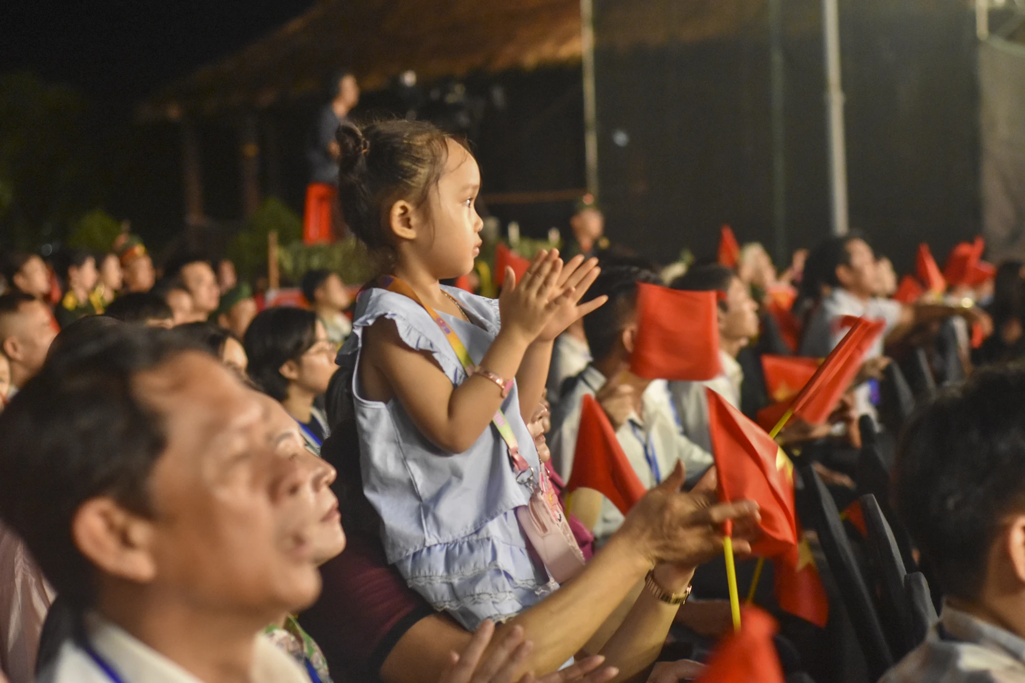 bên bờ Hiền Lương