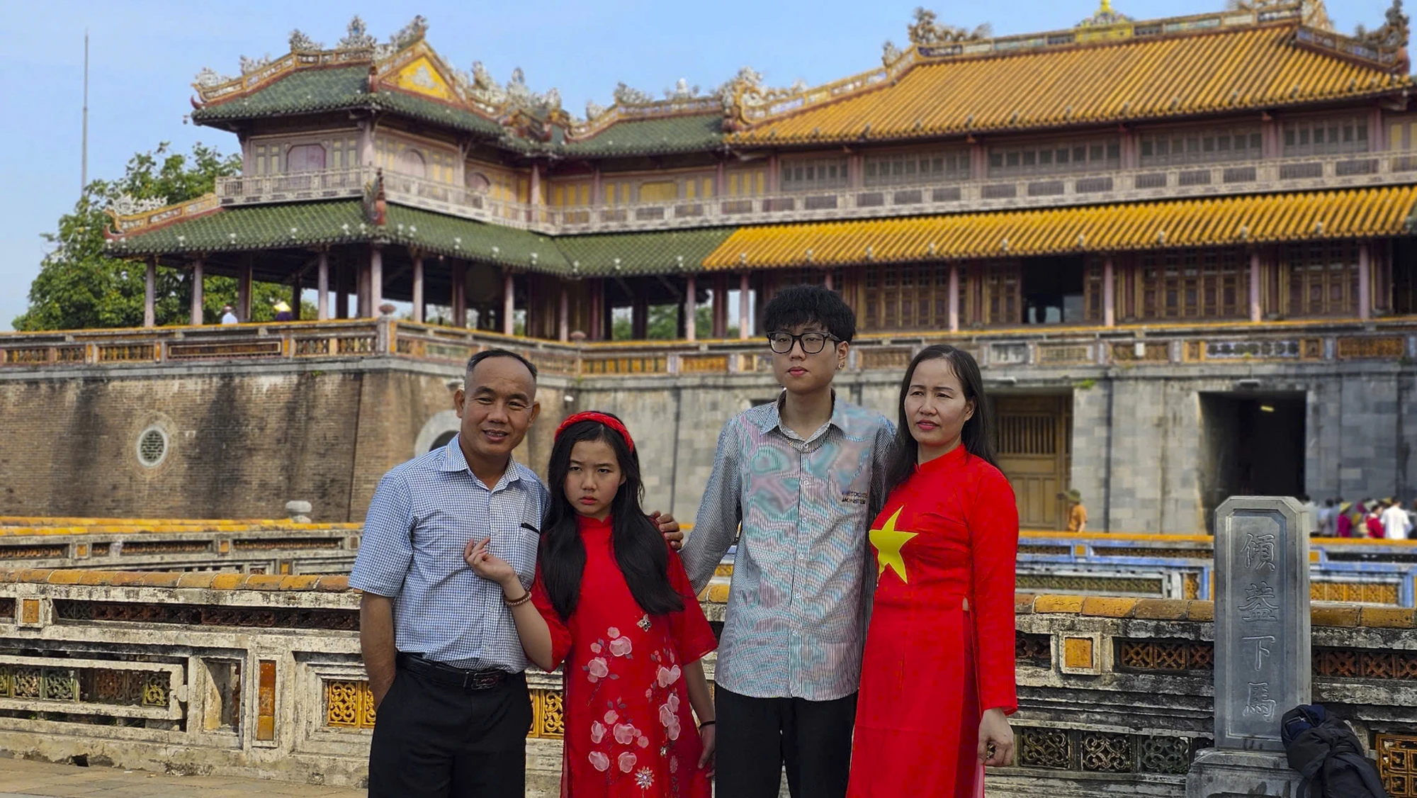 tham-quan-di-tich-hue-11.jpg