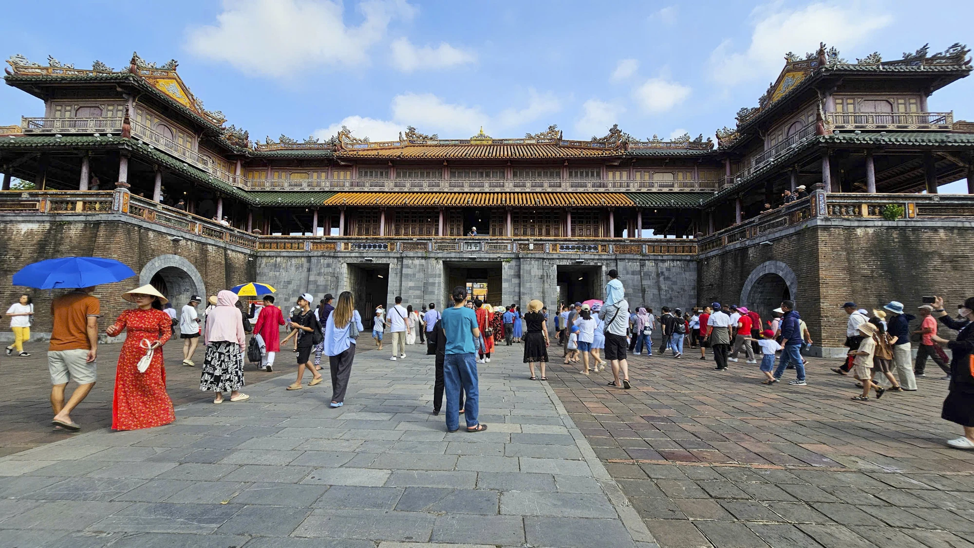 tham-quan-di-tich-hue-9.jpg
