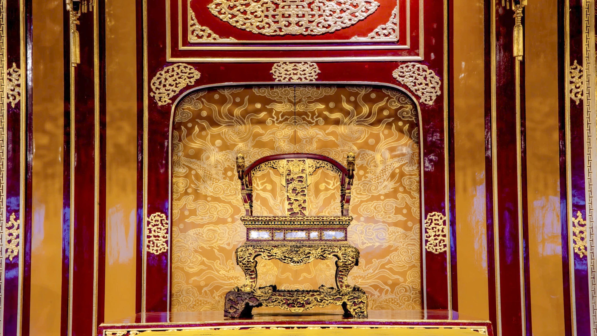 ngai-vang-o-Dien-thai-hoa-2.jpg